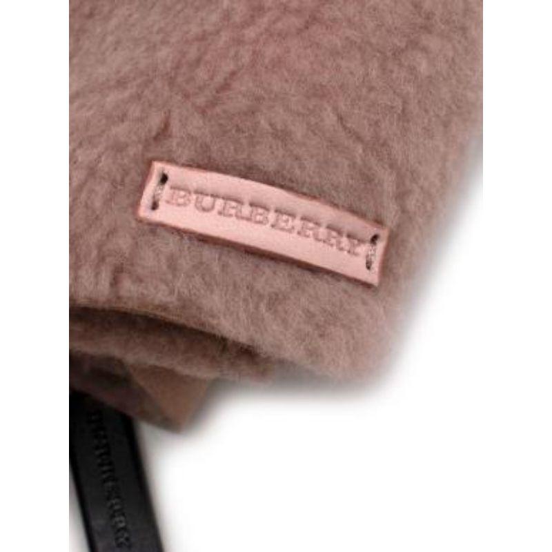 Burberry Dusty Pink Short shearling gloves - Size 8 For Sale 1