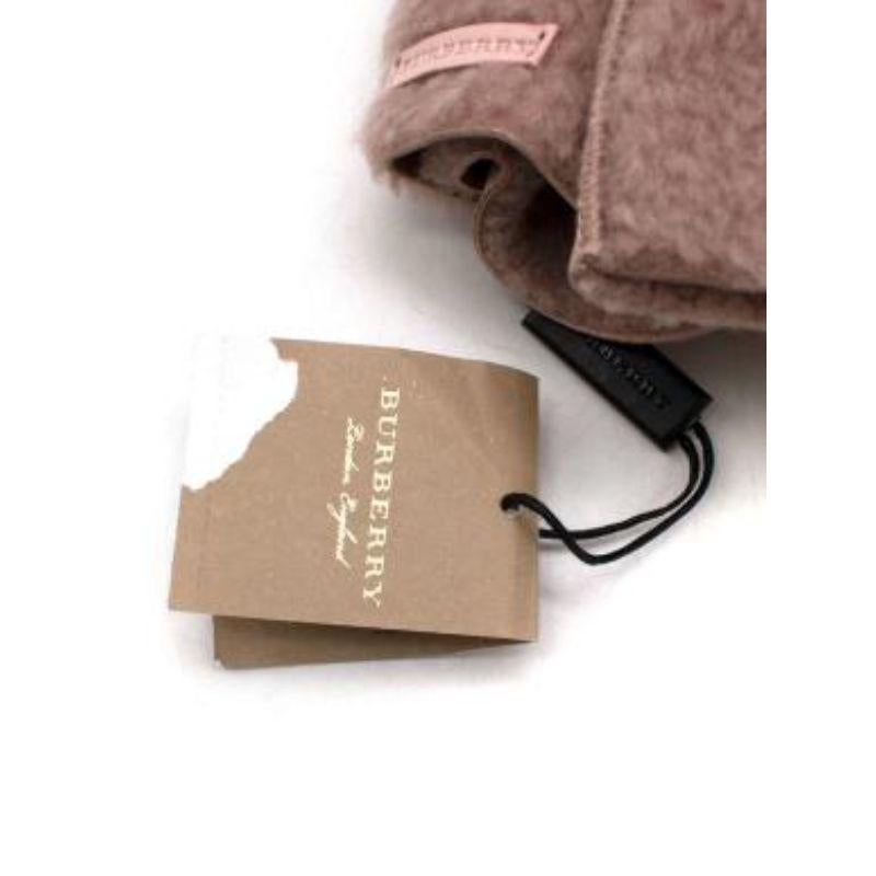 Burberry Dusty Pink Short shearling gloves - Size 8 For Sale 3