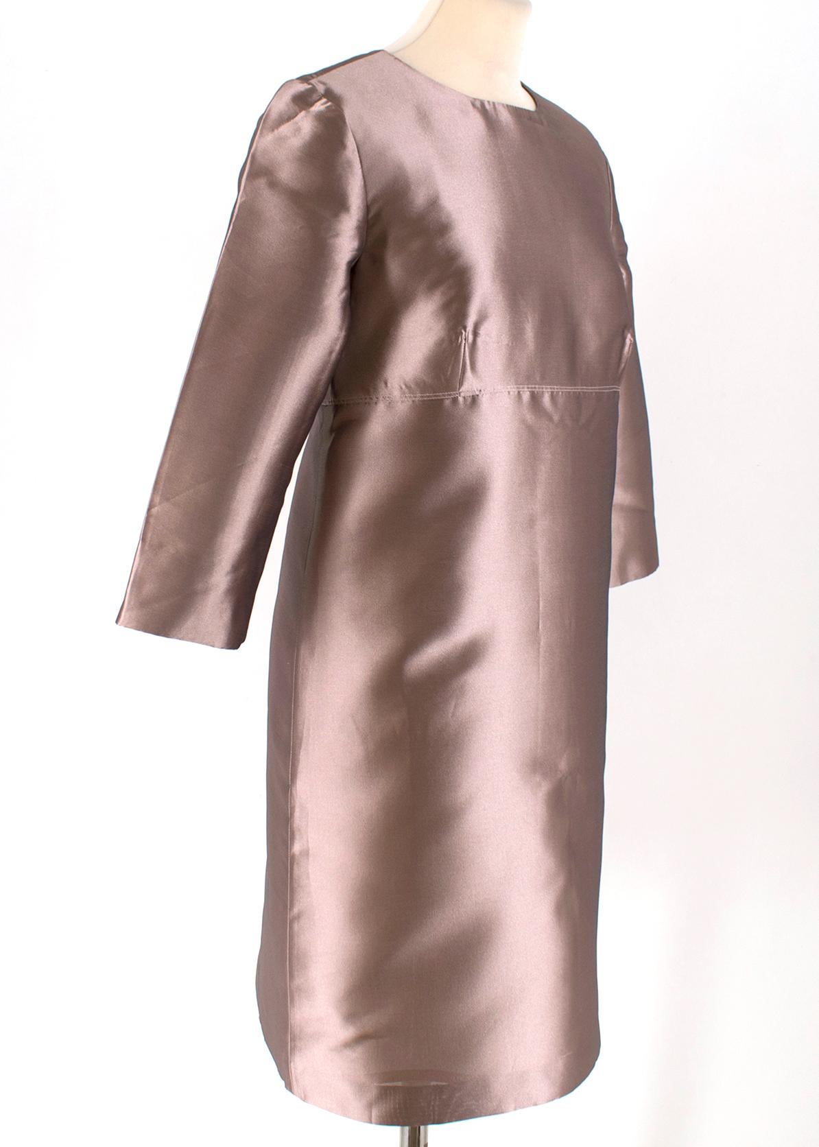 Burberry Dusty Pink Silk Satin Shift Dress

- Silk blend dust pink dress
- Medium Length
- 3/4 sleeve
- Round neck
- Hidden white zip fastening to the back 
- Silk lining

Please note, these items are pre-owned and may show some signs of storage,