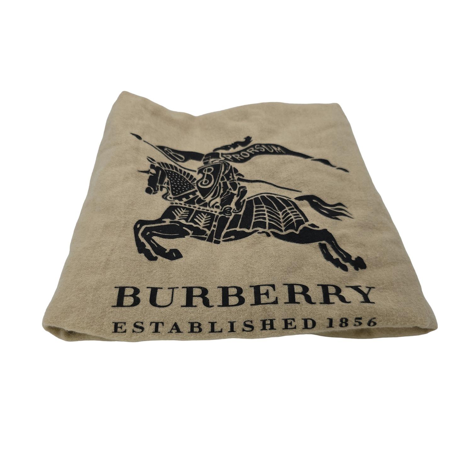 Grand sac à main Bilmore en cuir verni gaufré de Burberry en vente 5