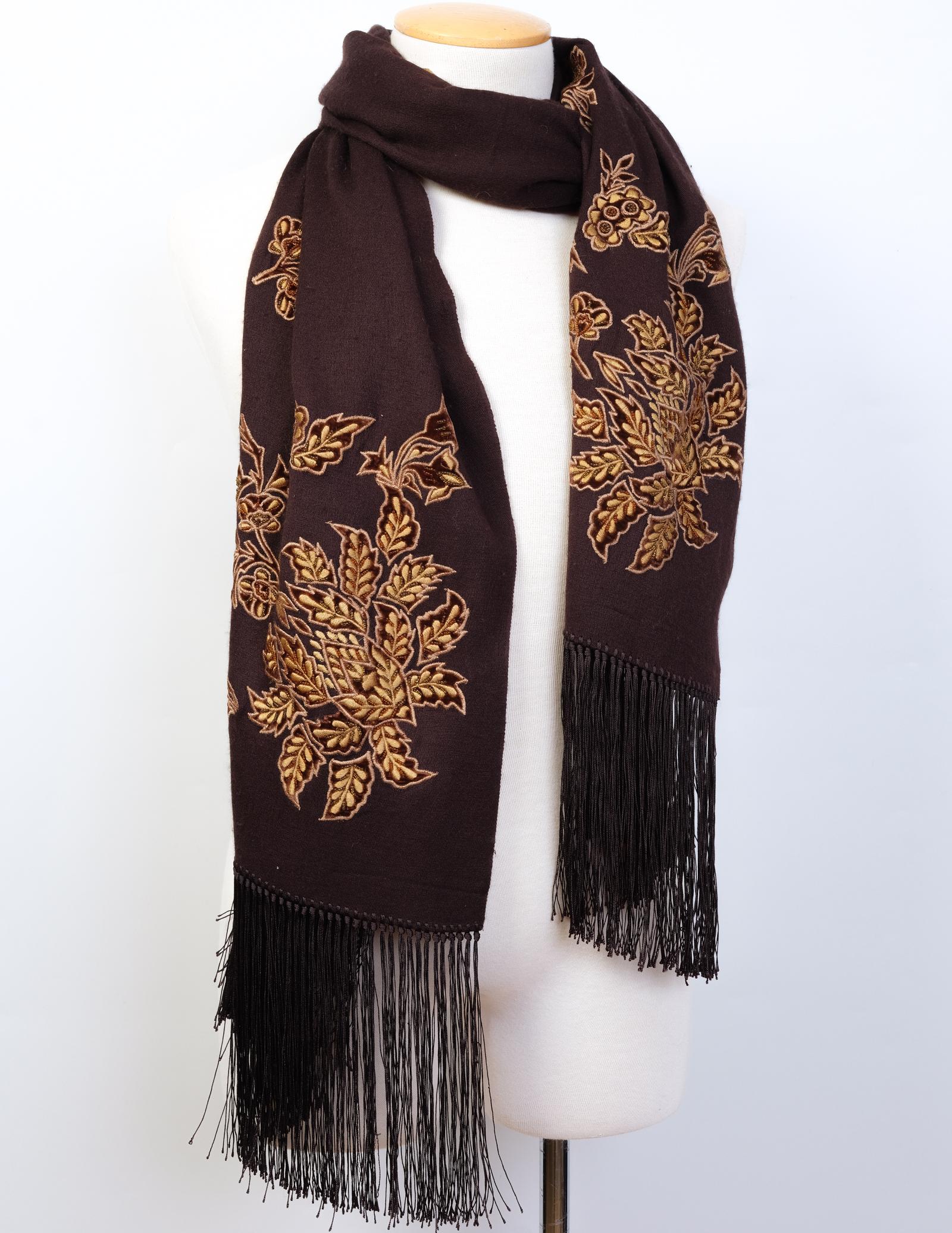Burberry Embroidered Cashmere Brown Stole In Excellent Condition For Sale In Montreal, Quebec