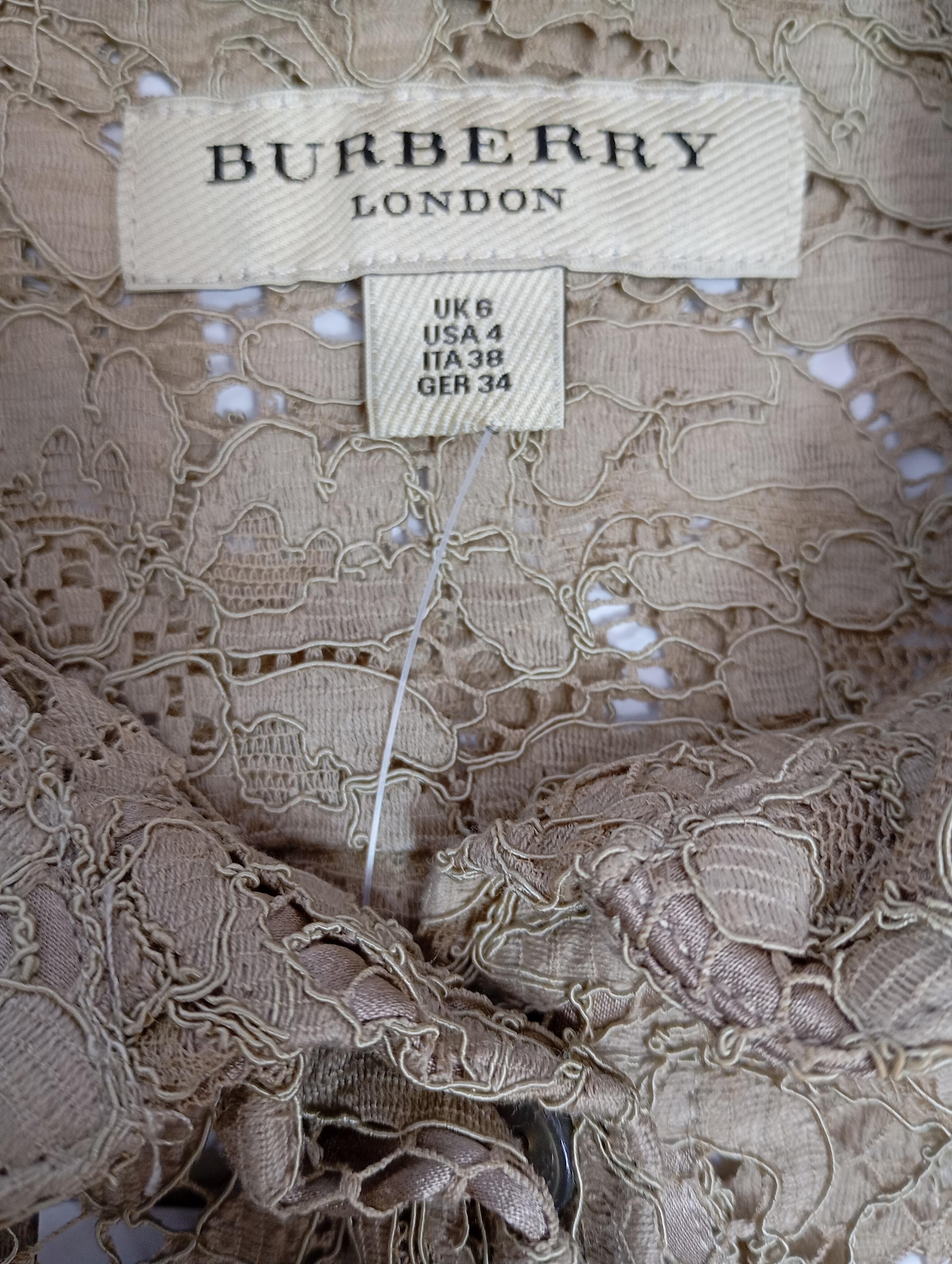 Burberry - EU 36 In condizioni ottime in vendita a Amman, JO