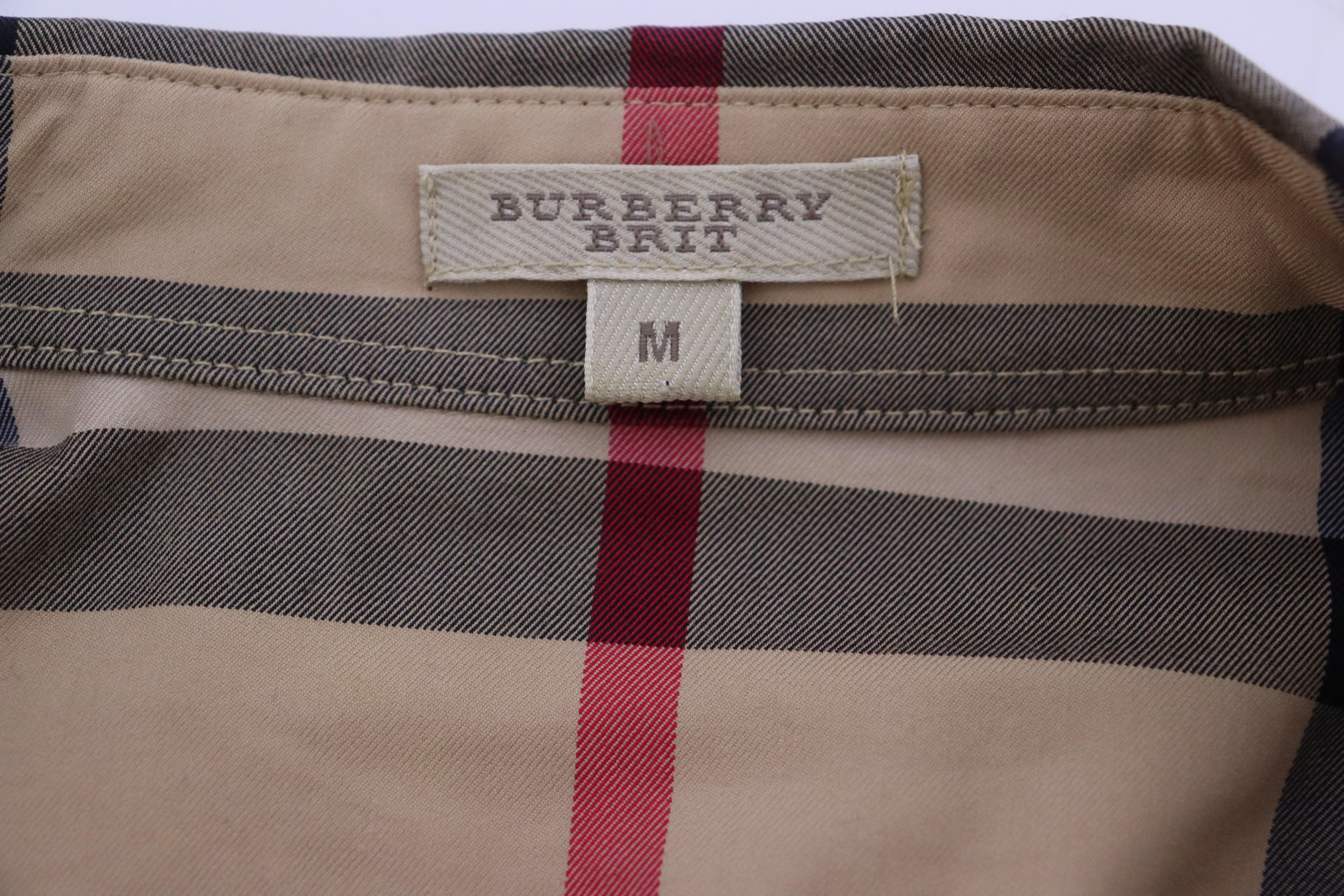 Burberry EU 38 Monogram Long-sleeved Cotton Shirt, With Black Buttons For Sale 1
