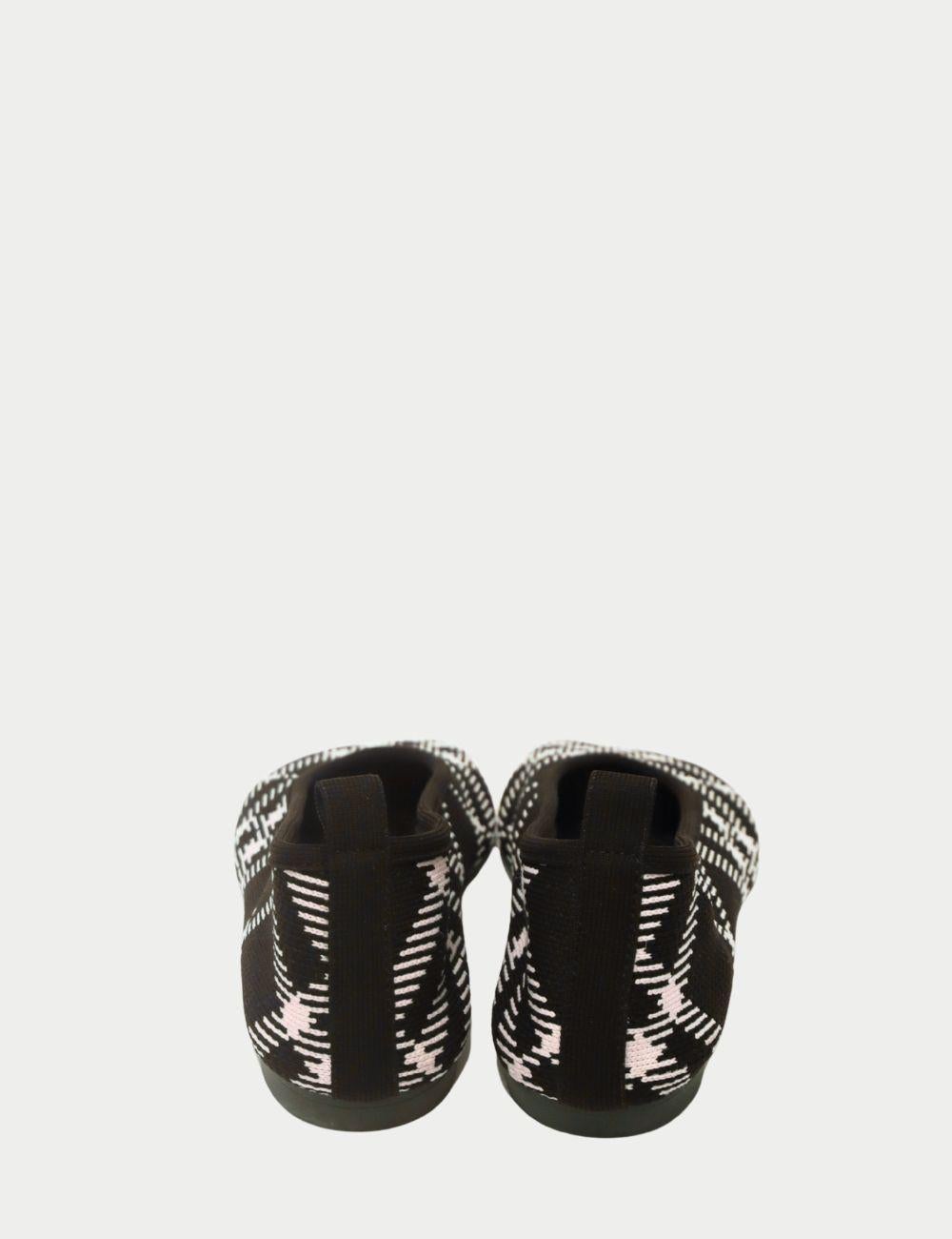 Black Burberry - EU 40 For Sale