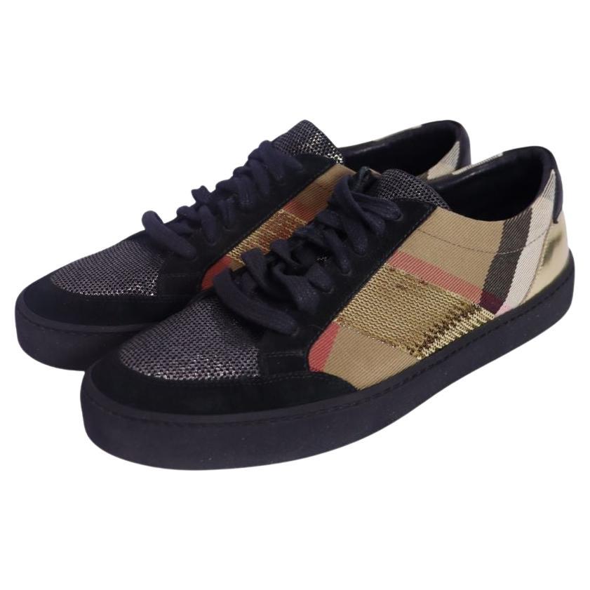 Burberry  - EU 40 For Sale