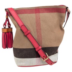 Burberry Mini Ashby Umhängetasche aus kariertem Segeltuch und Leder mit Quaste