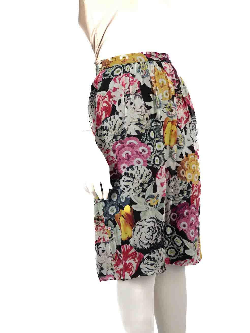 CONDITION is Very good. Hardly any visible wear to skirt is evident on this used Burberry designer resale item.
 
 
 
 Details
 
 
 Multicolour
 
 Silk
 
 Skirt
 
 Floral pattern
 
 Knee length
 
 Pleated
 
 Side zip and hook fastening
 
 Side leg