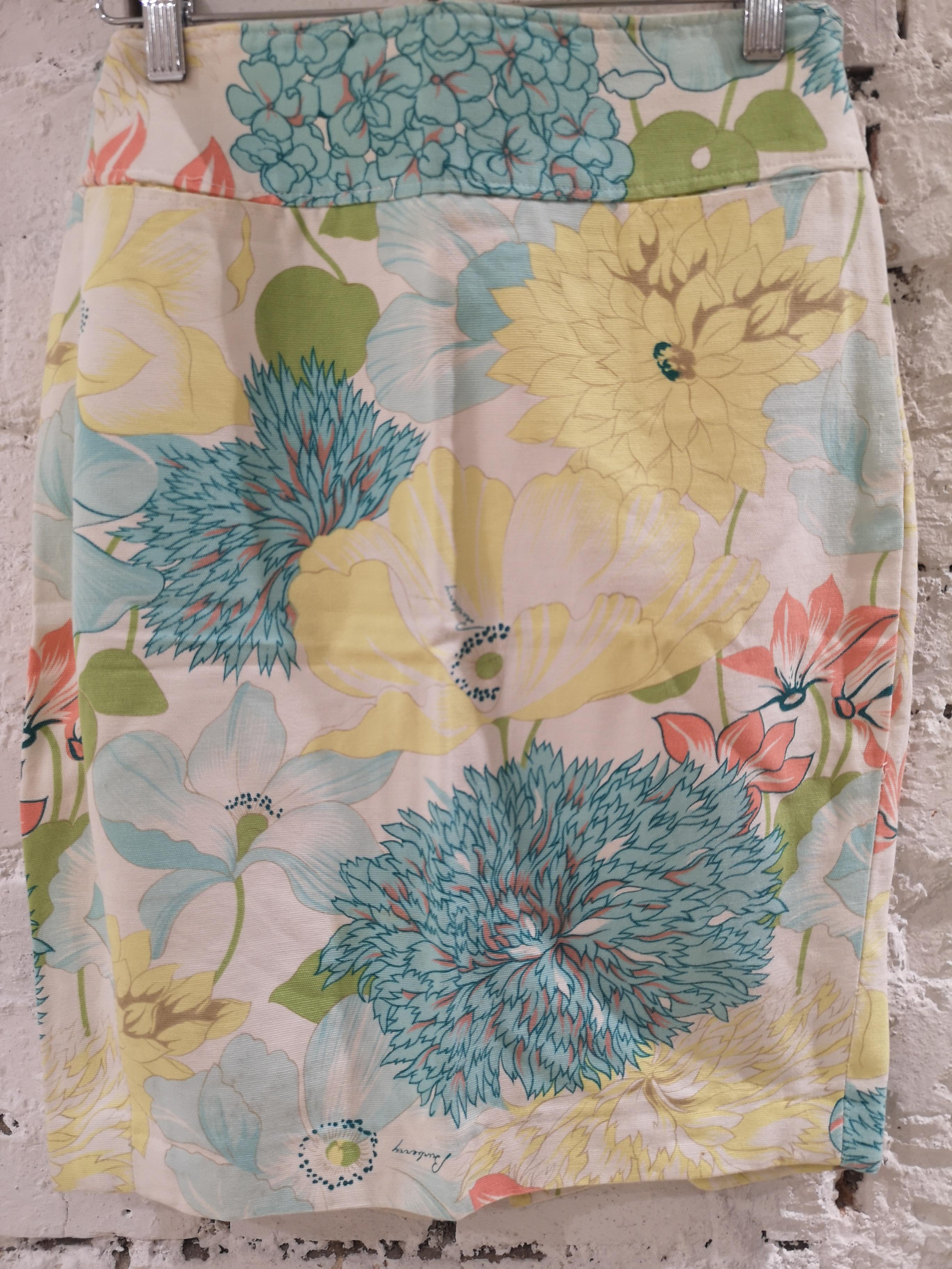 Burberry flower cotton skirt In Excellent Condition In Capri, IT