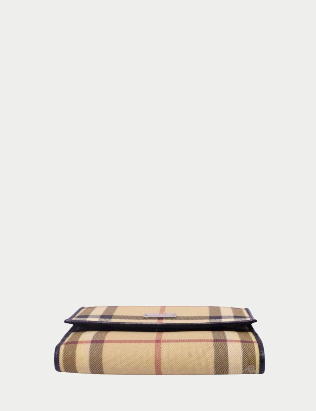 Burberry In condizioni buone in vendita a Amman, JO