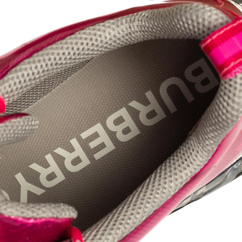 Burberry Fuchsia glänzende Vinyl Union Low Top Turnschuhe Größe 40 2