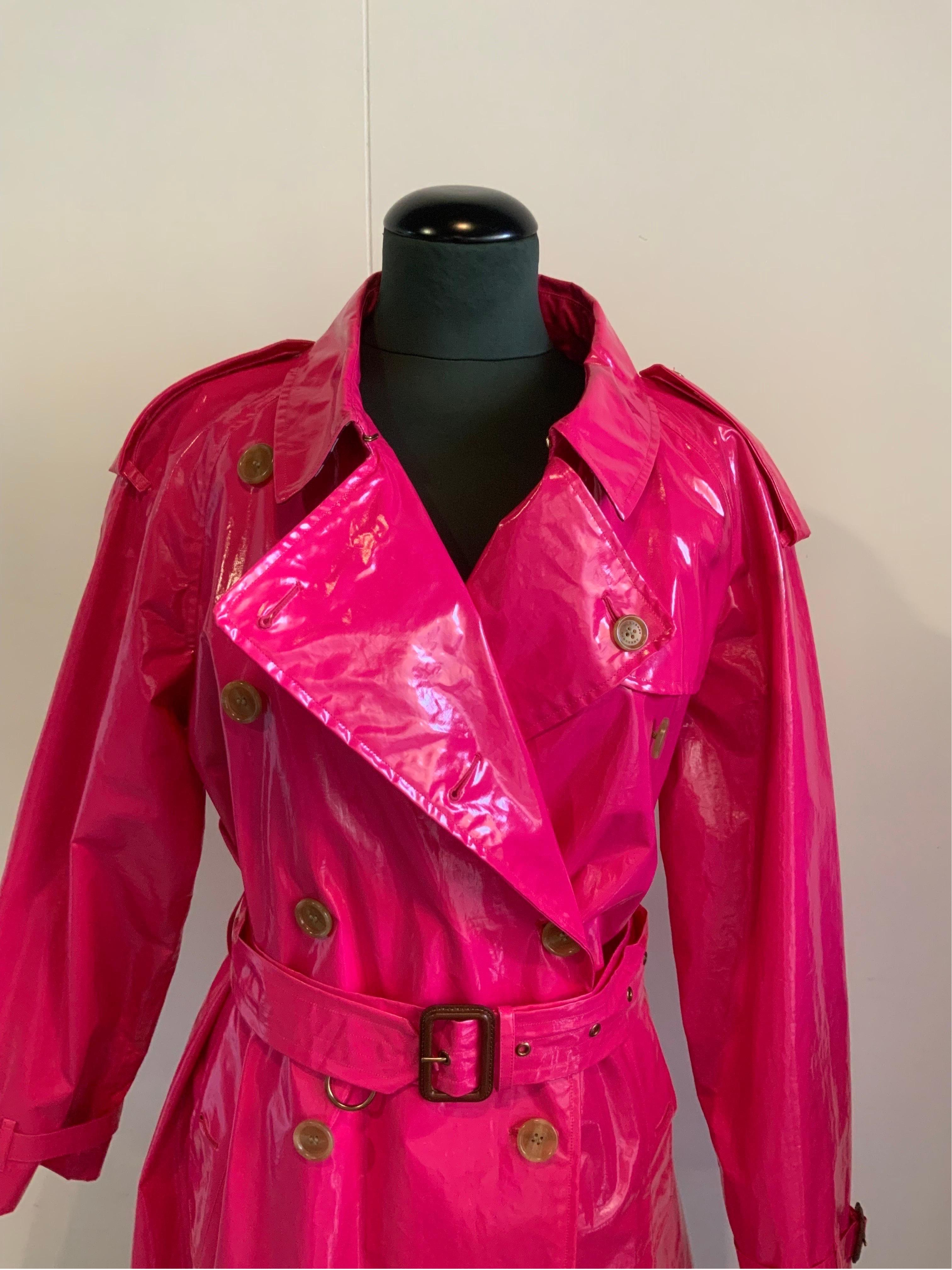 Burberry Fuchsia Trench Coat In Excellent Condition In Carnate, IT