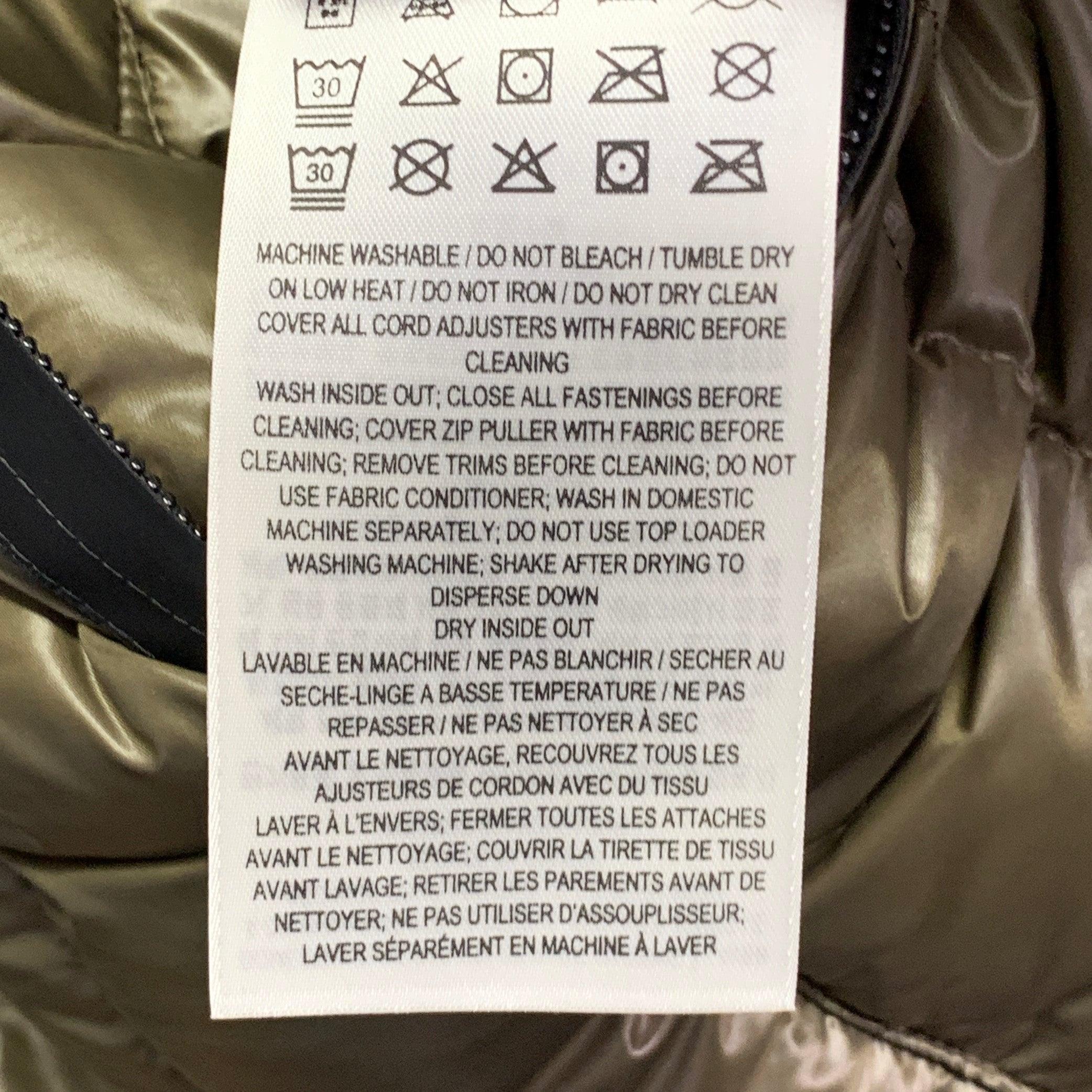 BURBERRY FW22 Size XL Barking Black Olive Quilted Polyamide Hooded Coat For Sale 6