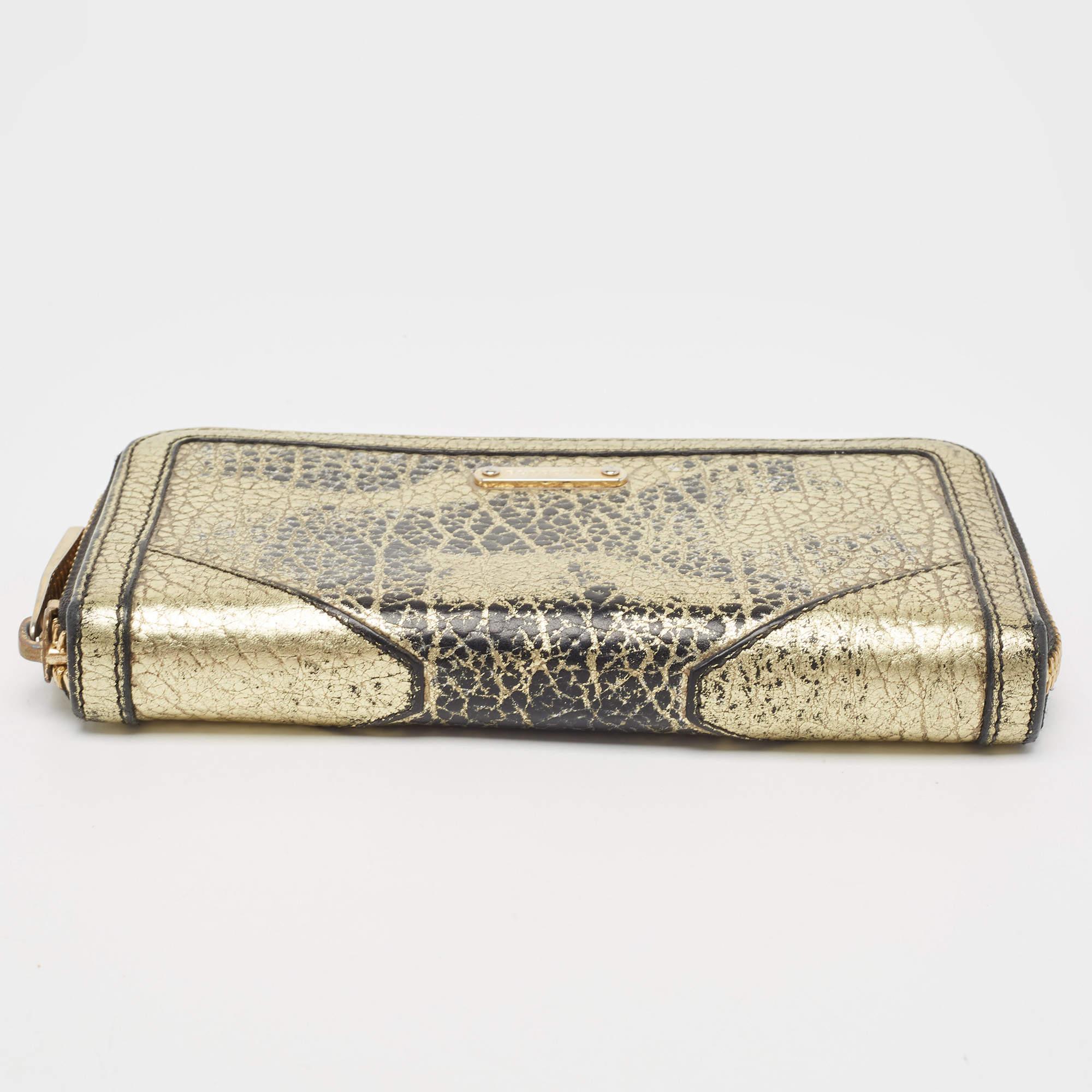 Burberry Gold/Black Textured Leather Zip Around Continental Wallet For Sale 2