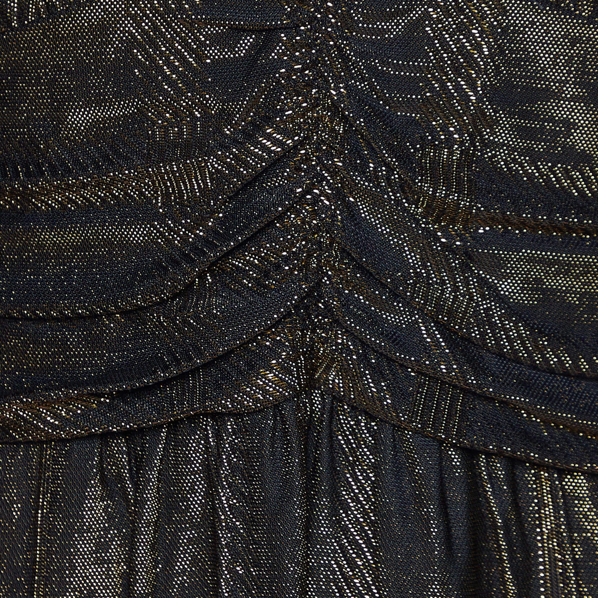 Burberry Robe à manches longues froncée en tricot métallique doré L Bon état - En vente à Dubai, Al Qouz 2