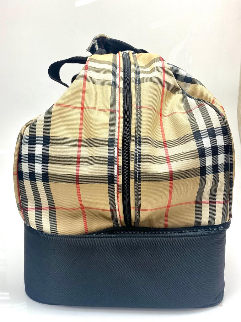 Burberry Golf Beige Travel Bag For Sale at 1stDibs