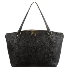 Burberry Schwarze Tote Bag aus genarbtem Leder in Schwarz