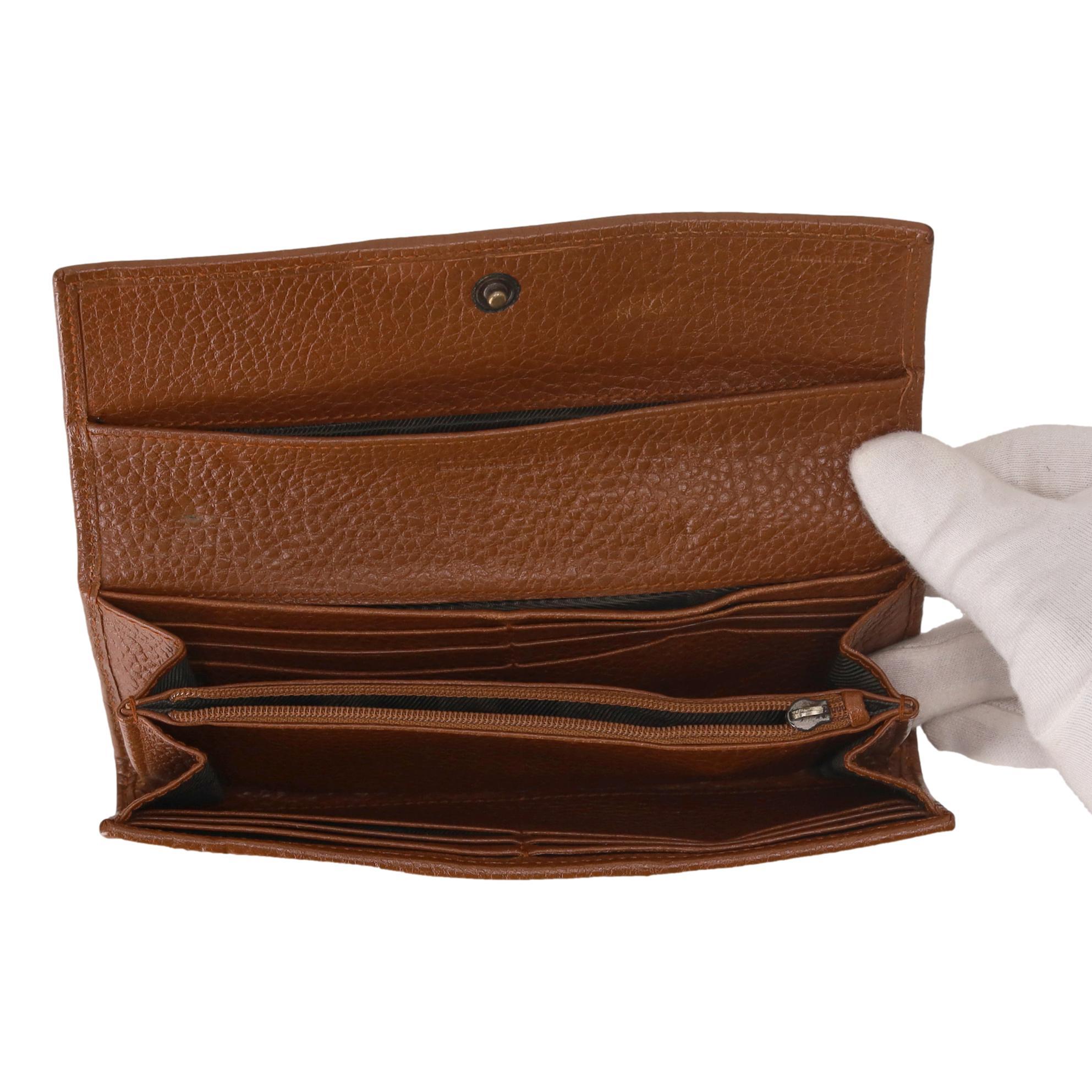 Burberry Grained Leather Wallet For Sale 1