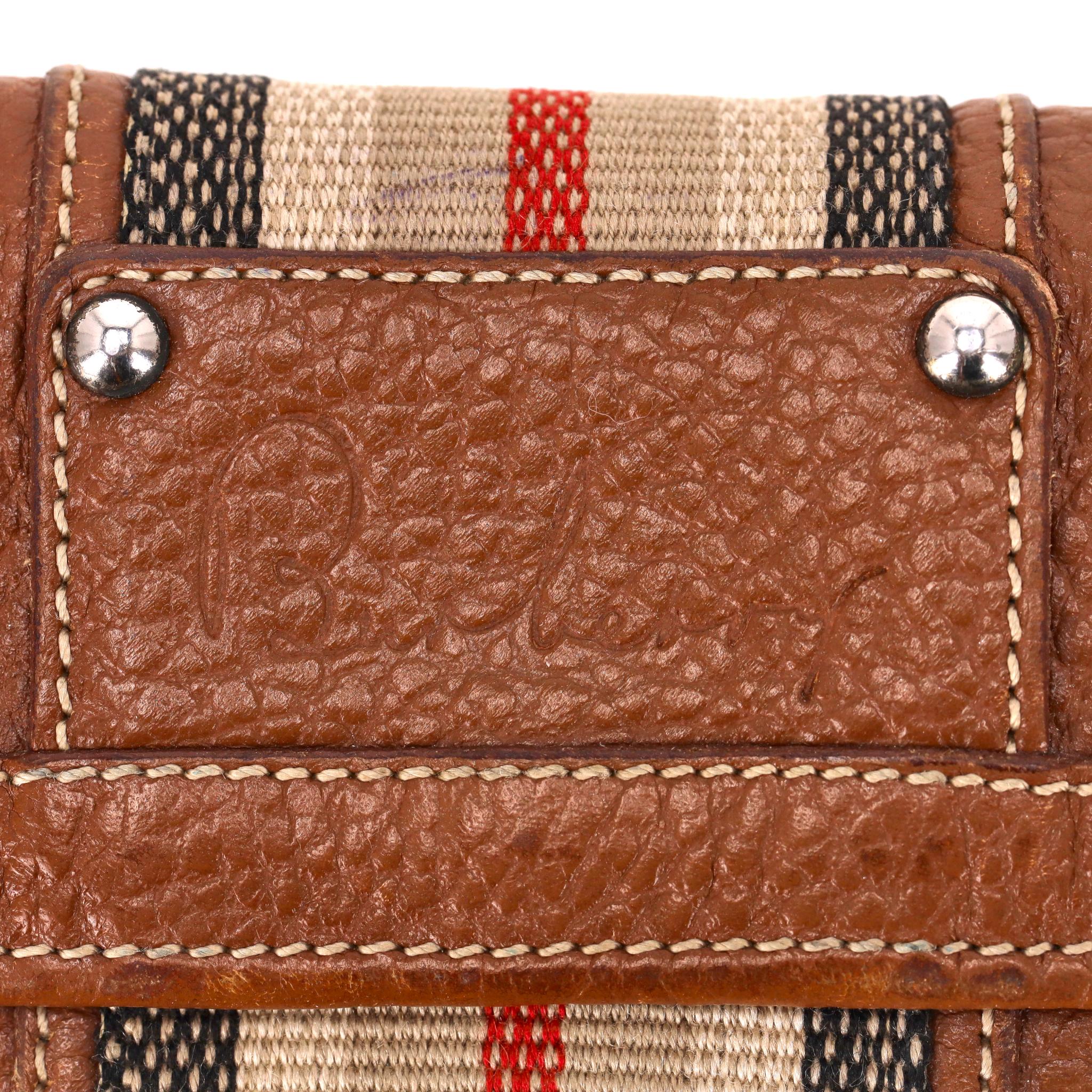 Burberry Grained Leather Wallet For Sale 2
