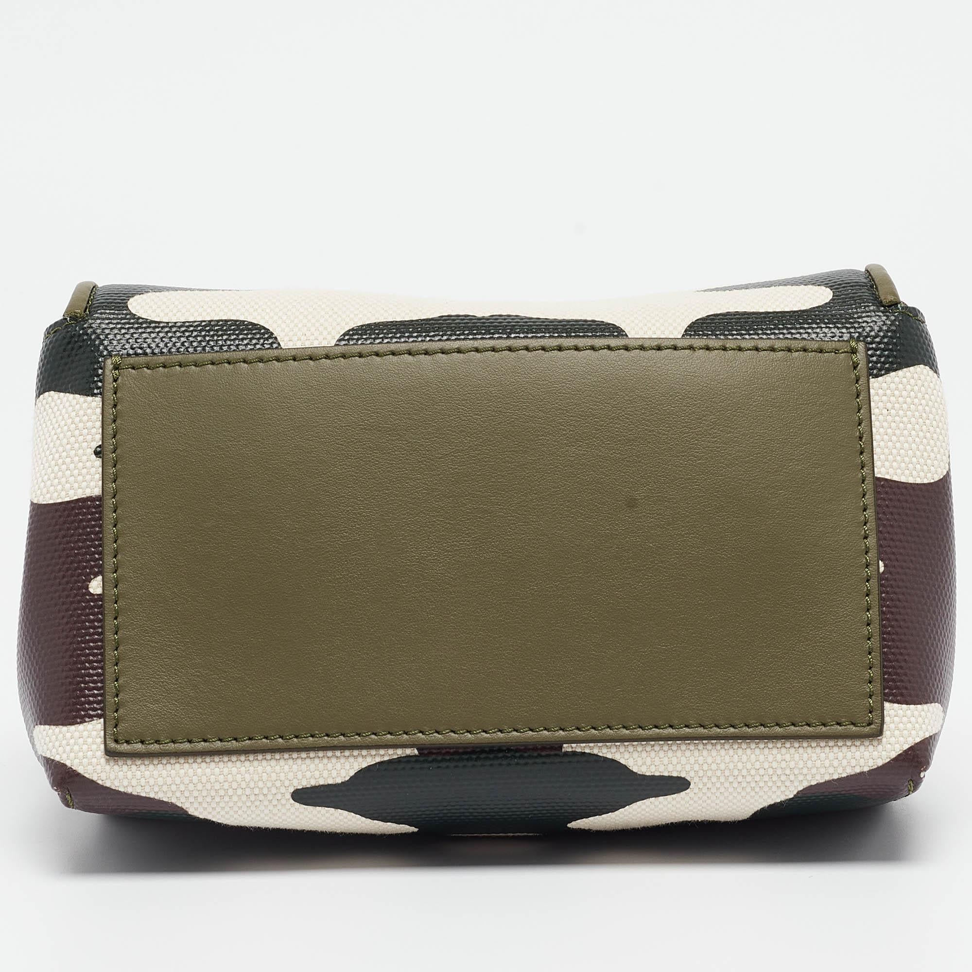 Burberry Green/Beige Camo Print Coated Canvas & Leather Hackberry Crossbody Bag In Fair Condition For Sale In Dubai, Al Qouz 2
