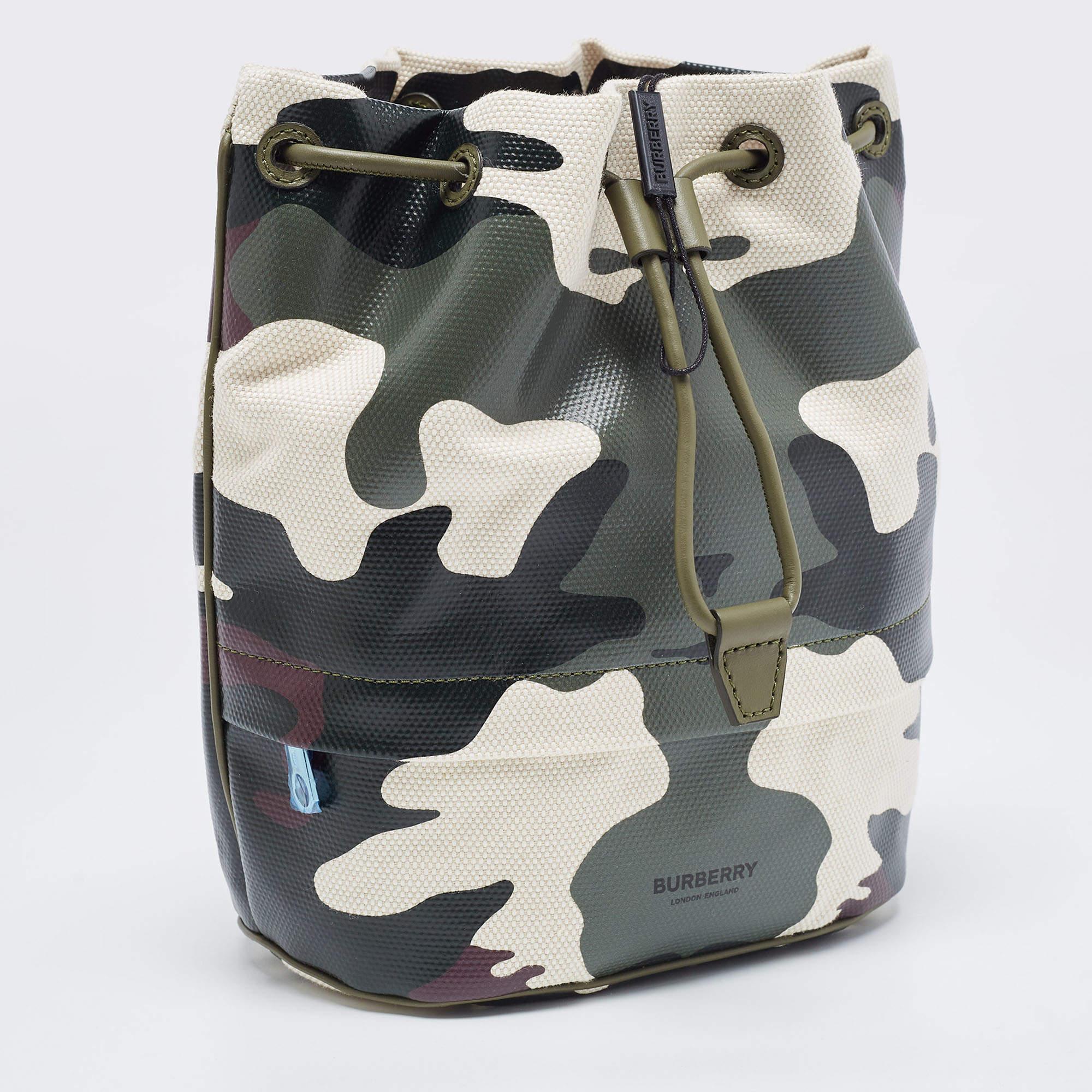 Burberry Green Camouflage Coated and Canvas Phoebe Drawstring Pouch In Excellent Condition For Sale In Dubai, Al Qouz 2