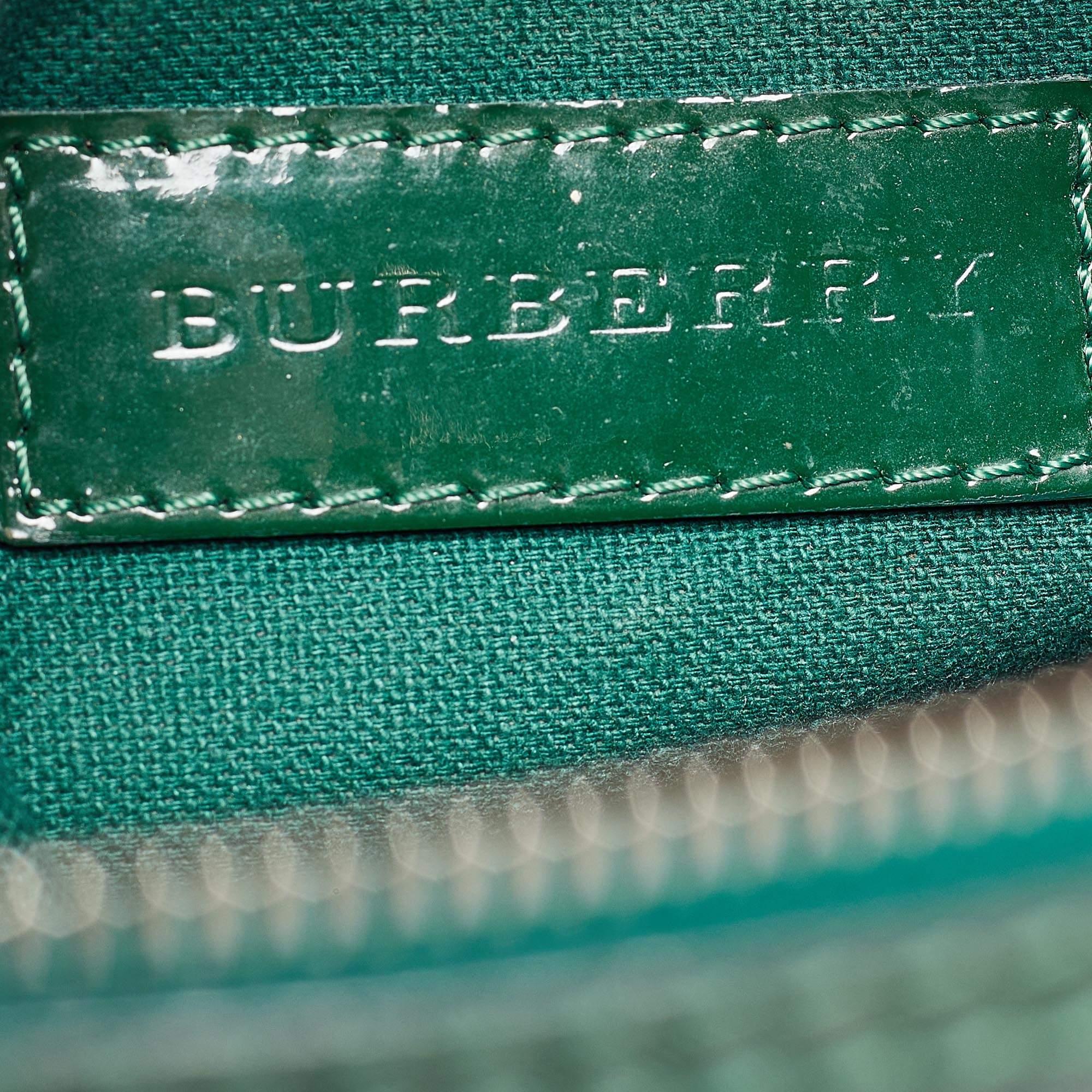Burberry - Sacoche Anford en cuir verni embossé à carreaux verts en vente 4