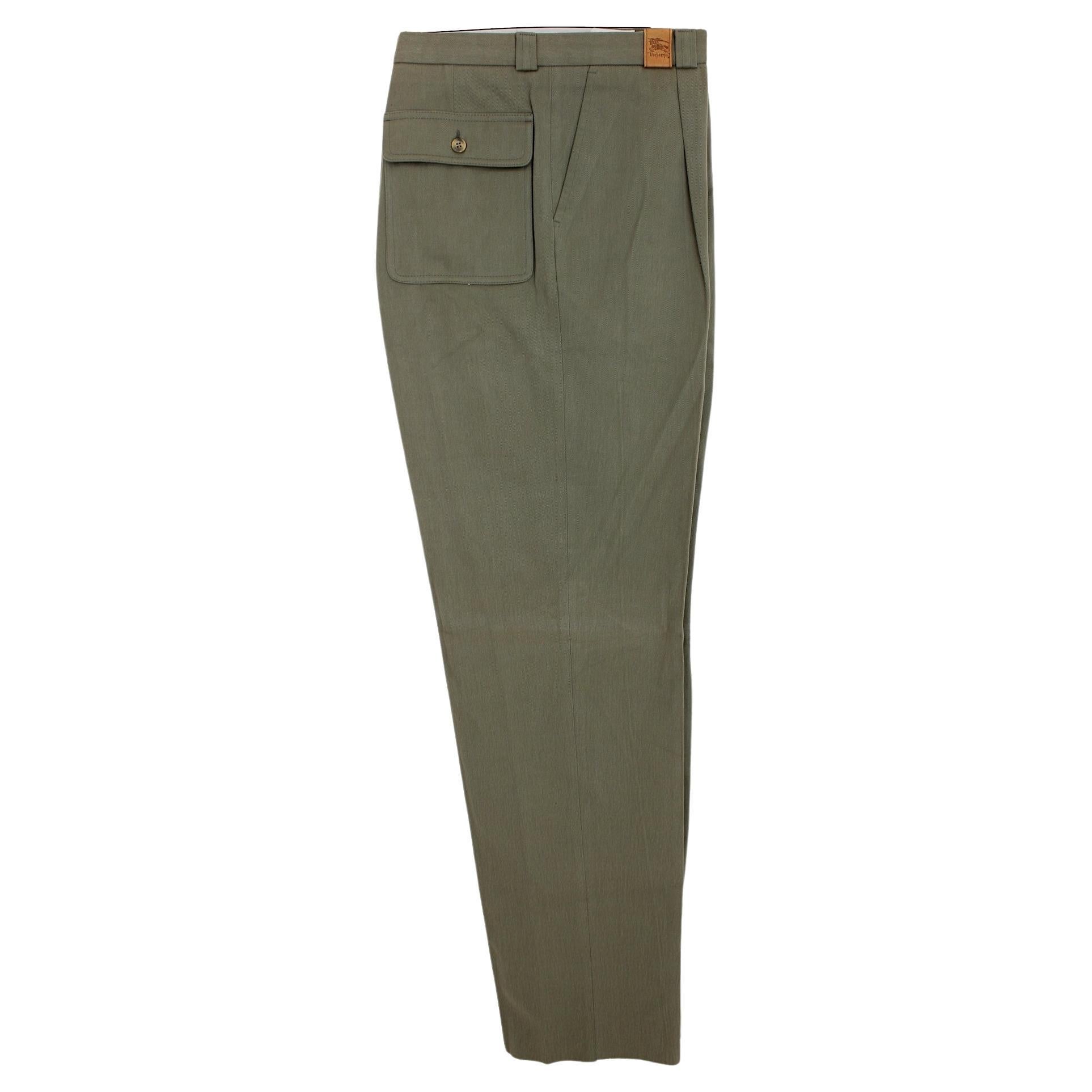 Pantalon classique en coton vintage, vert, de Burberry en vente