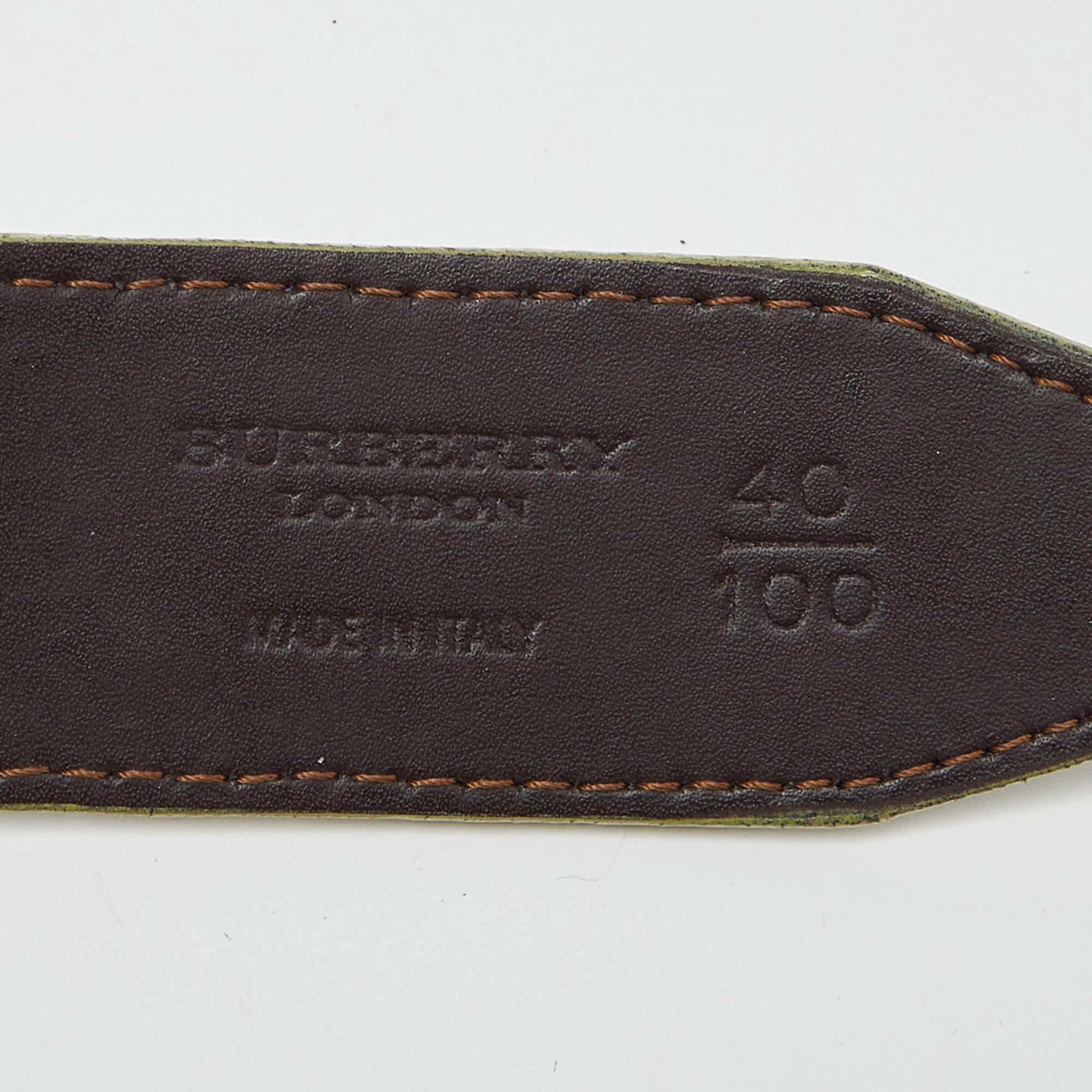 Burberry Green Leather Buckle Belt 100CM In Fair Condition In Dubai, Al Qouz 2