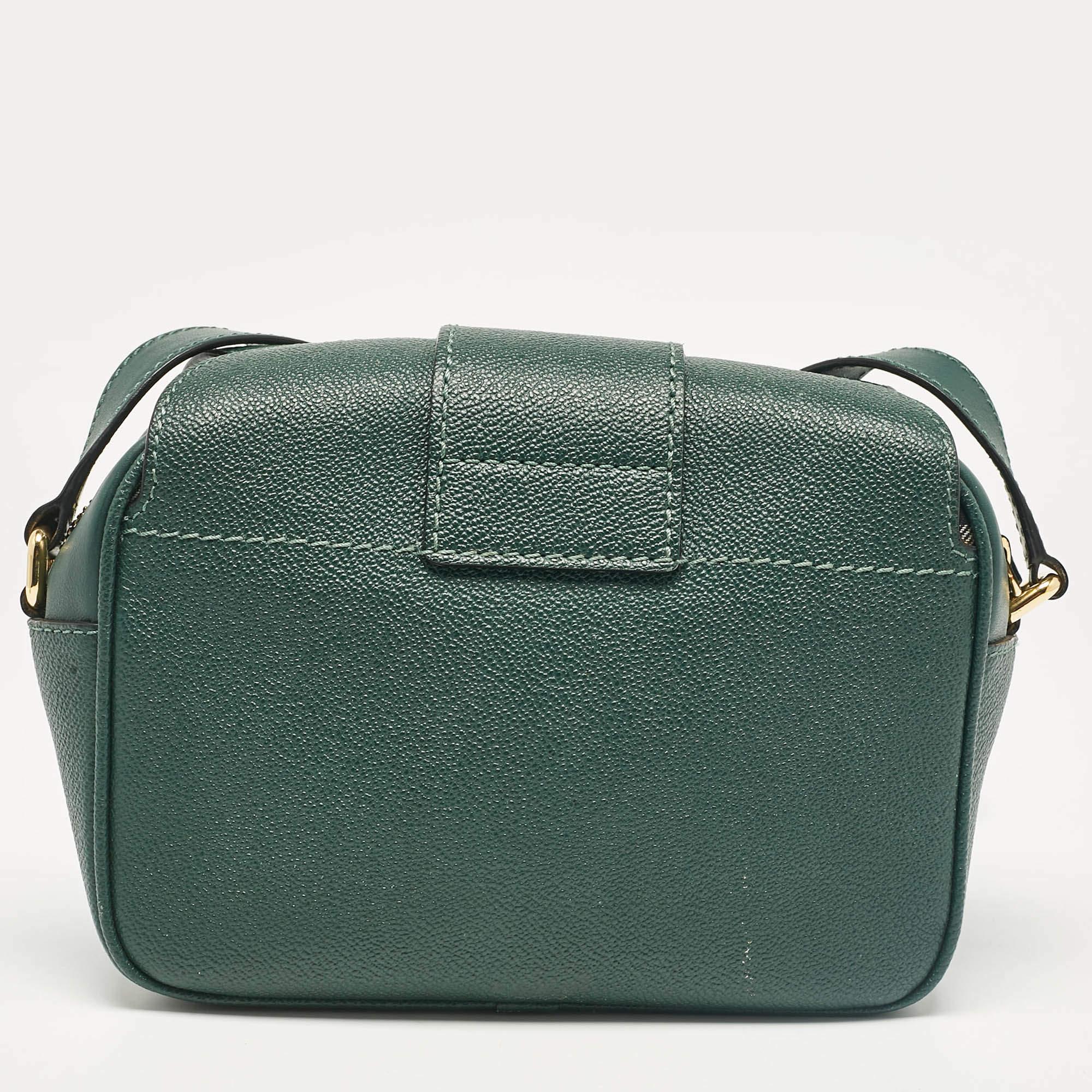 Burberry Green Leather Small Medley Buckle Crossbody Bag In Good Condition For Sale In Dubai, Al Qouz 2