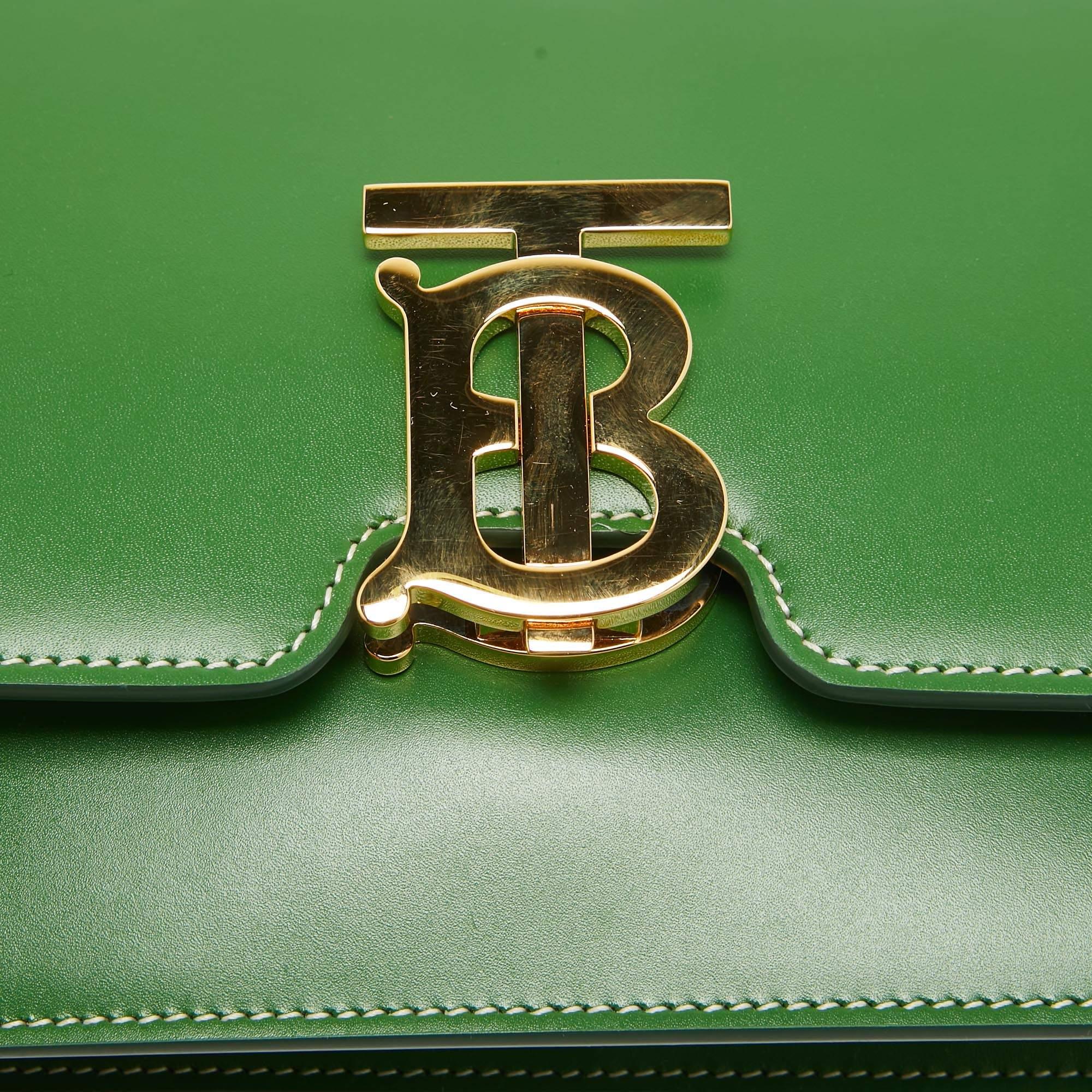 Bolso de hombro pequeño TB de piel verde de Burberry en venta 1