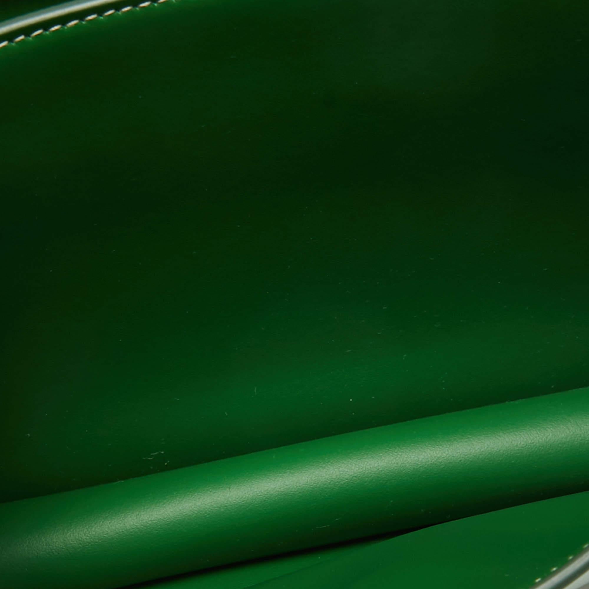 Bolso de hombro pequeño TB de piel verde de Burberry en venta 3