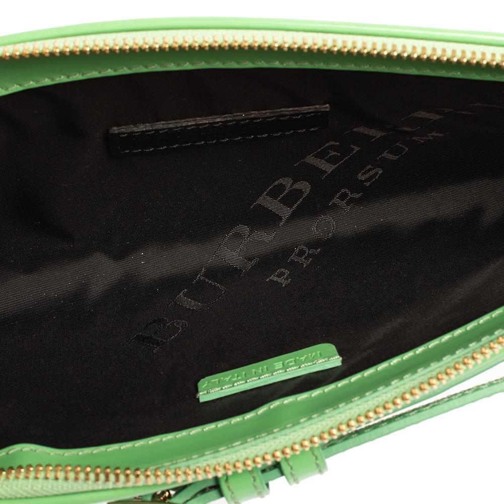 Burberry Green Patent Leather Bridle Parmoor Clutch Bag In Good Condition In Dubai, Al Qouz 2