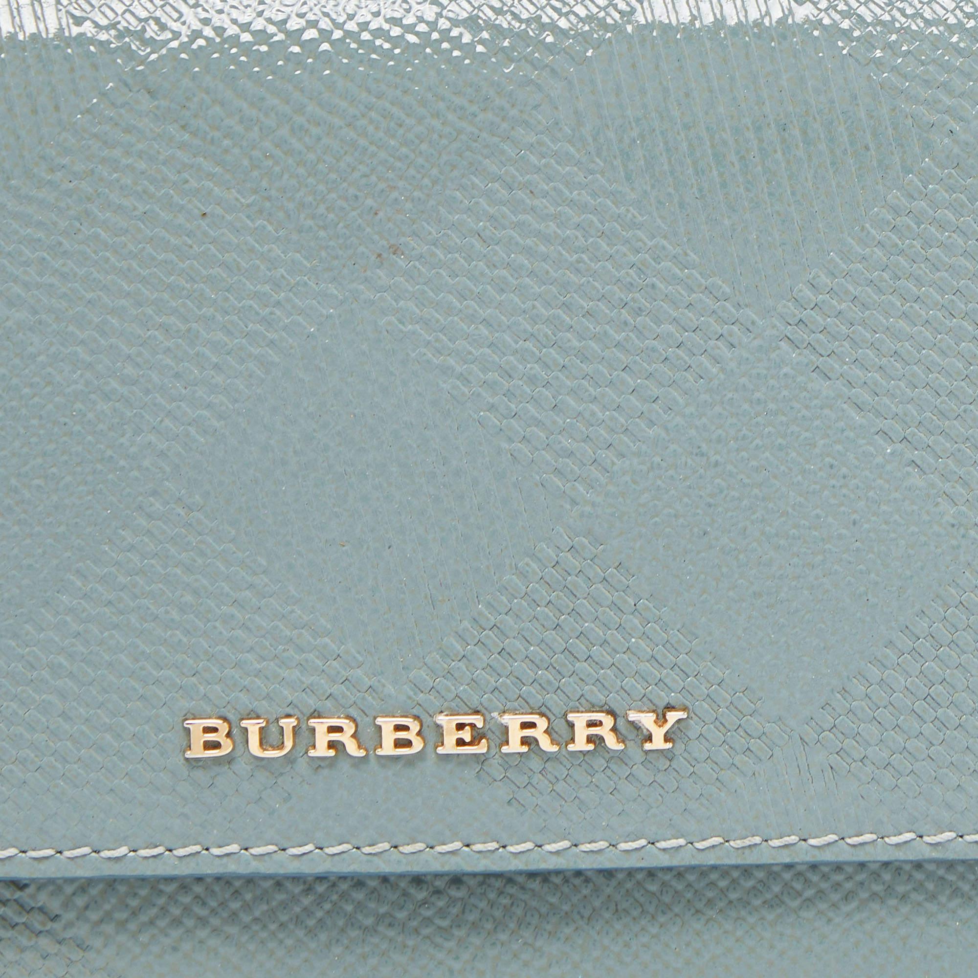 Burberry Green Patent Leather Continental Wallet For Sale 1