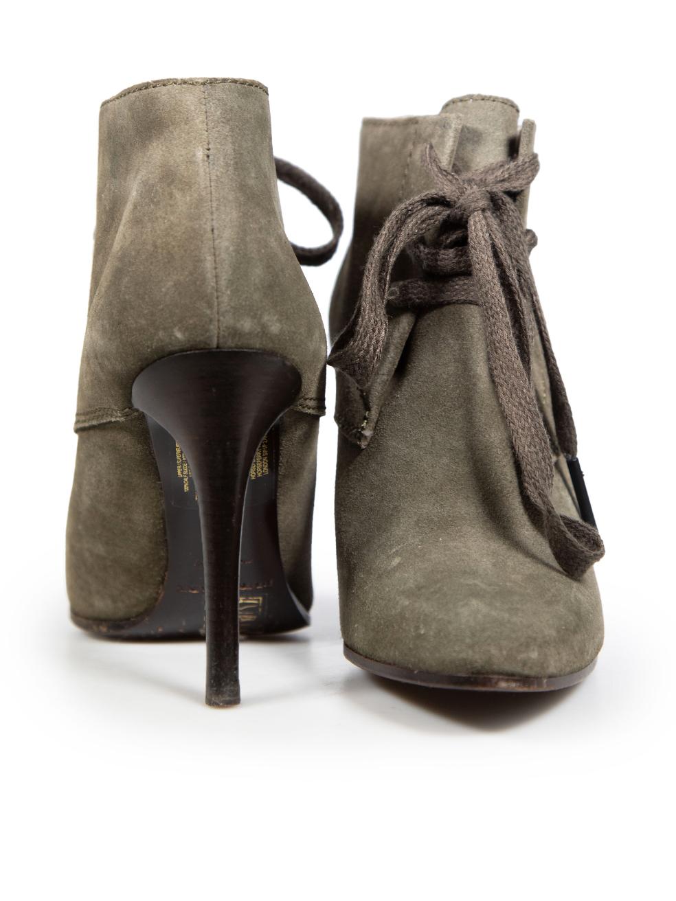 Grigio Burberry Greene & Greene in pelle scamosciata con tacco alto Taglia IT 36.5 in vendita