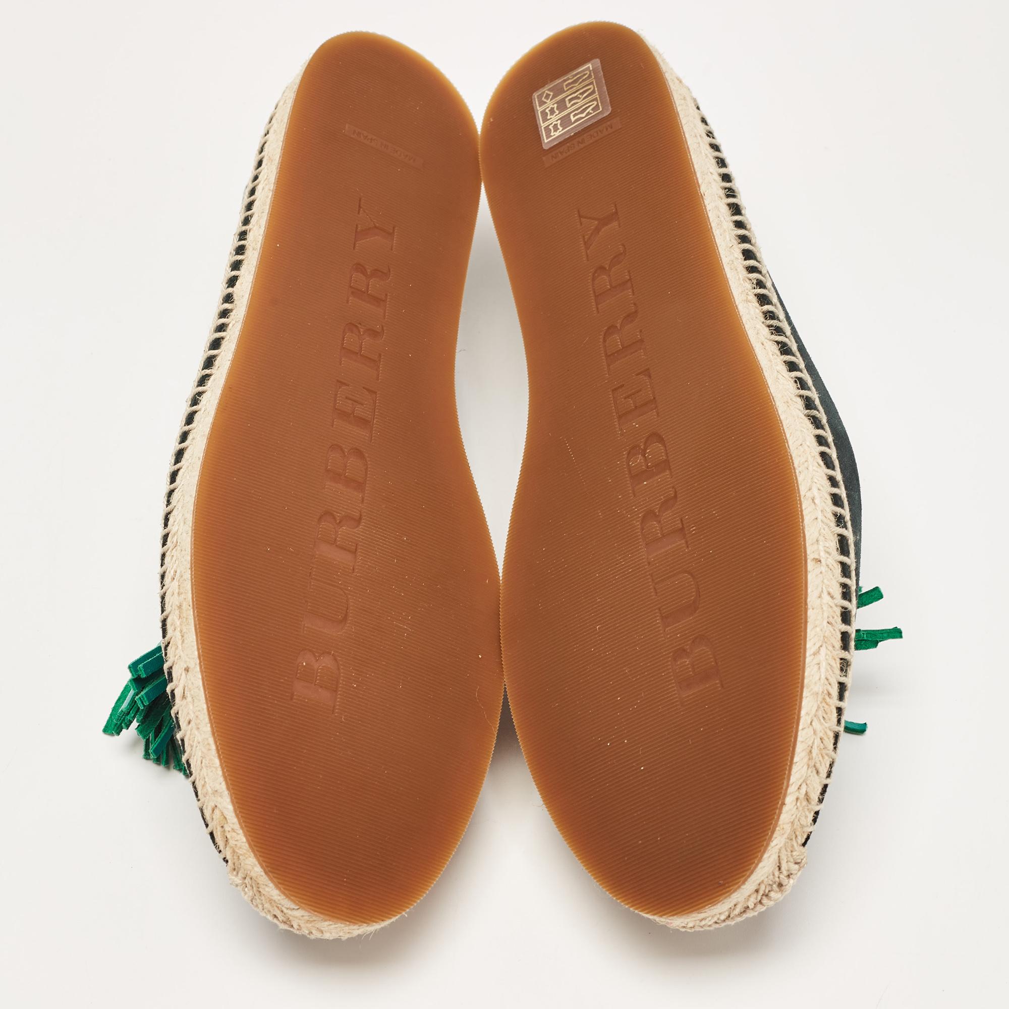 Burberry Green Suede Tassel Espadrille Flats Size 40 For Sale 1