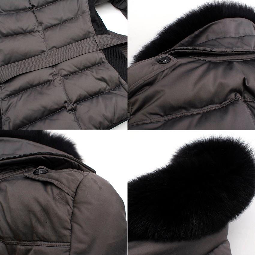 Burberry Grey Belted Fur Collar Puffer Jacket - Size Small For Sale 2