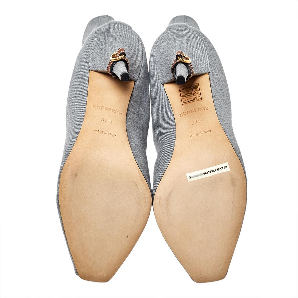Kenzie-Stiefeletten aus grauem Segeltuch und elastischem Stoff mit Peep Toe von Burberry, Größe 37,5 Damen im Angebot