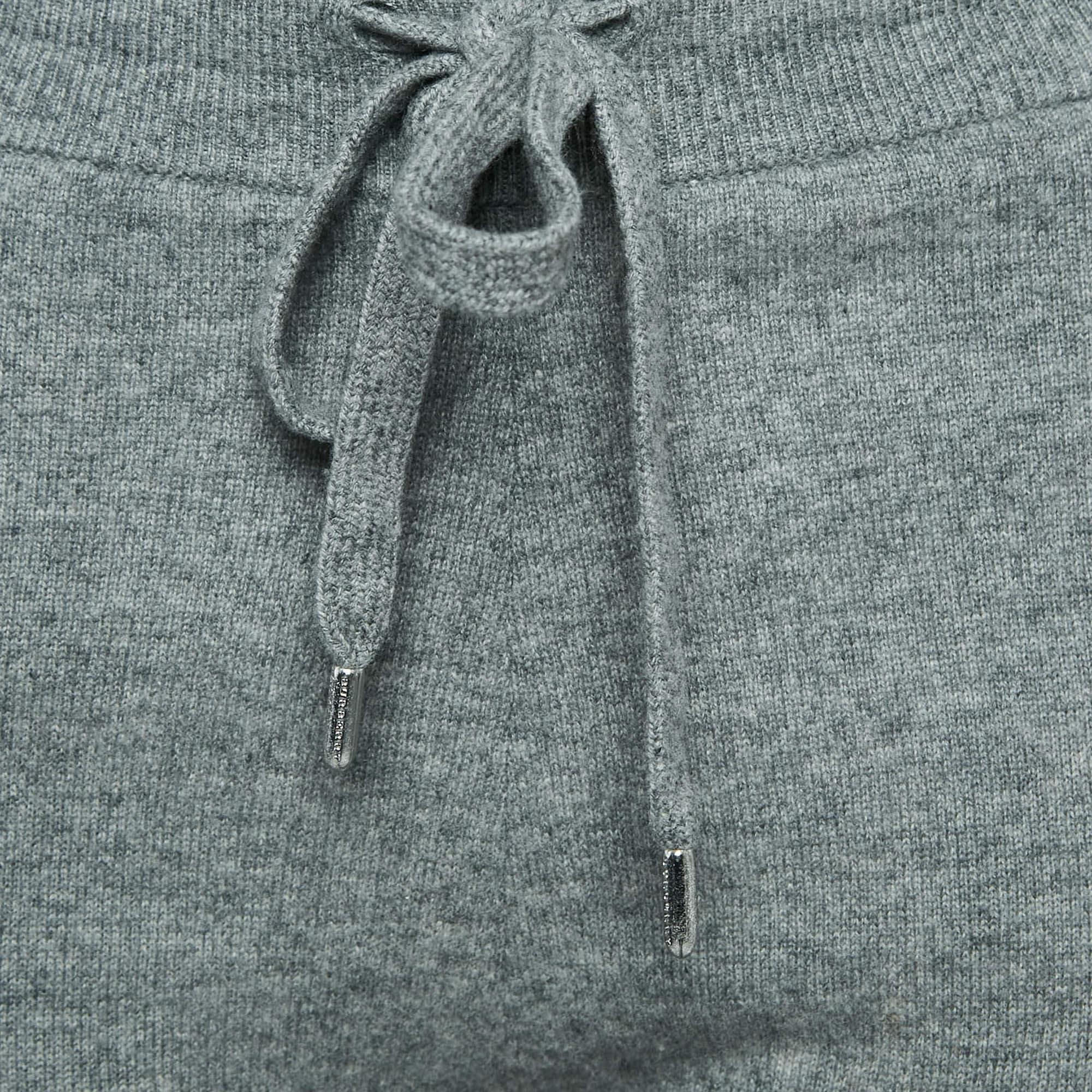 Burberry Grey Cashmere Knit Jacket and Sweatpants Set S In Good Condition In Dubai, Al Qouz 2