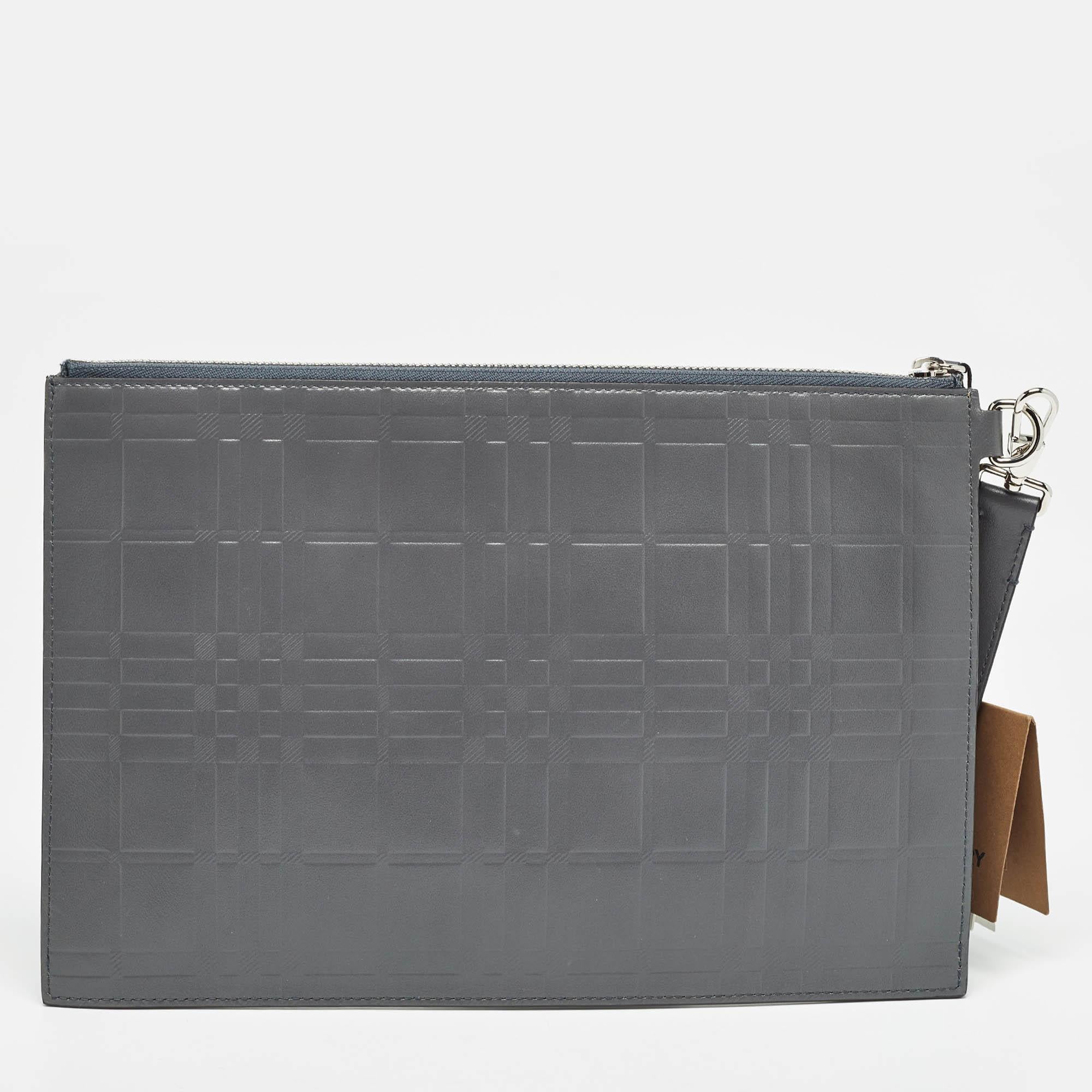 Burberry Grey Check Embossed Leather Edin Zip Pouch In New Condition In Dubai, Al Qouz 2