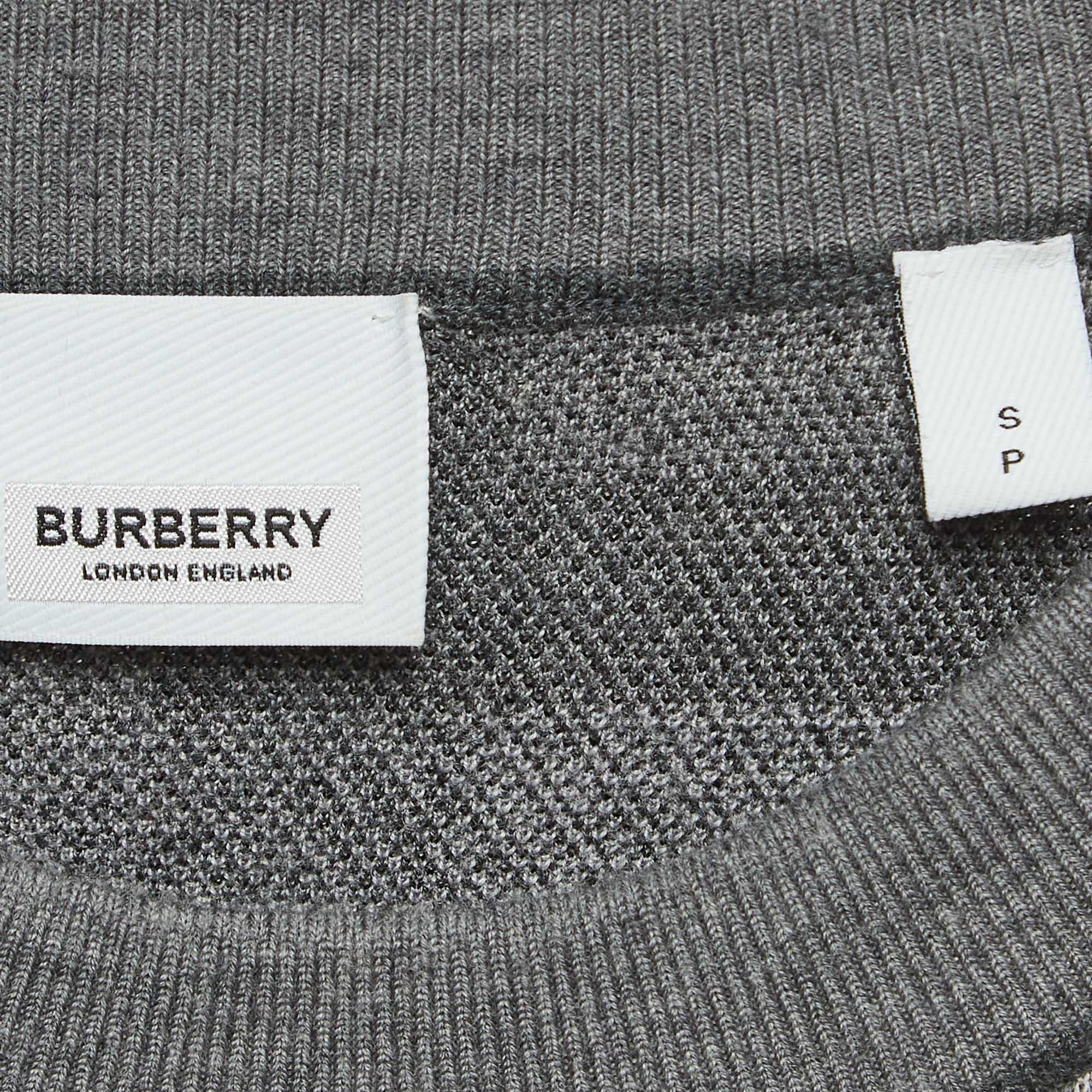 Burberry Grey Checked Wool Knit Crew Neck Sweater S For Sale 1