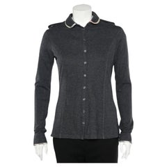 Haut Burberry gris à manches longues et boutons sur le devant M