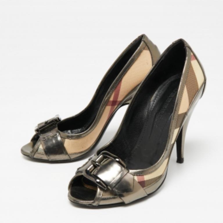 Burberry Grey Leather And House Check Canvas Buckle Peep Toe Pumps Size 37 For Sale 5
