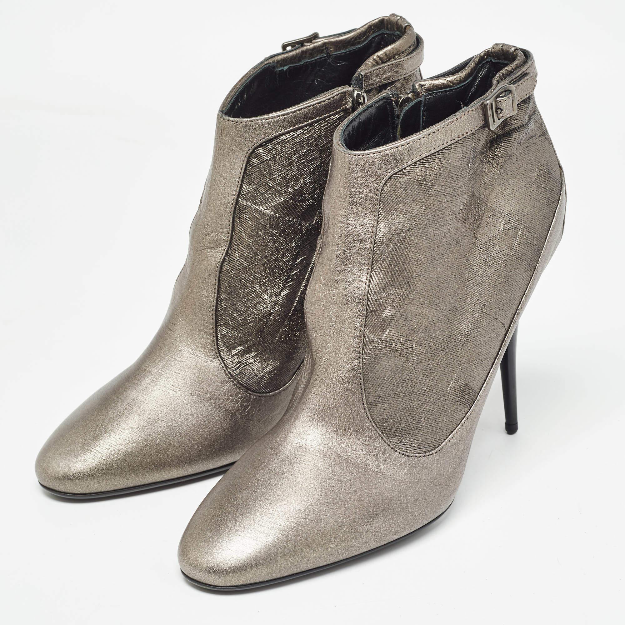 Elevate your style with these Burberry ankle boots for women. Crafted with precision these chic and versatile boots blend fashion and comfort offering sophistication for every season.
