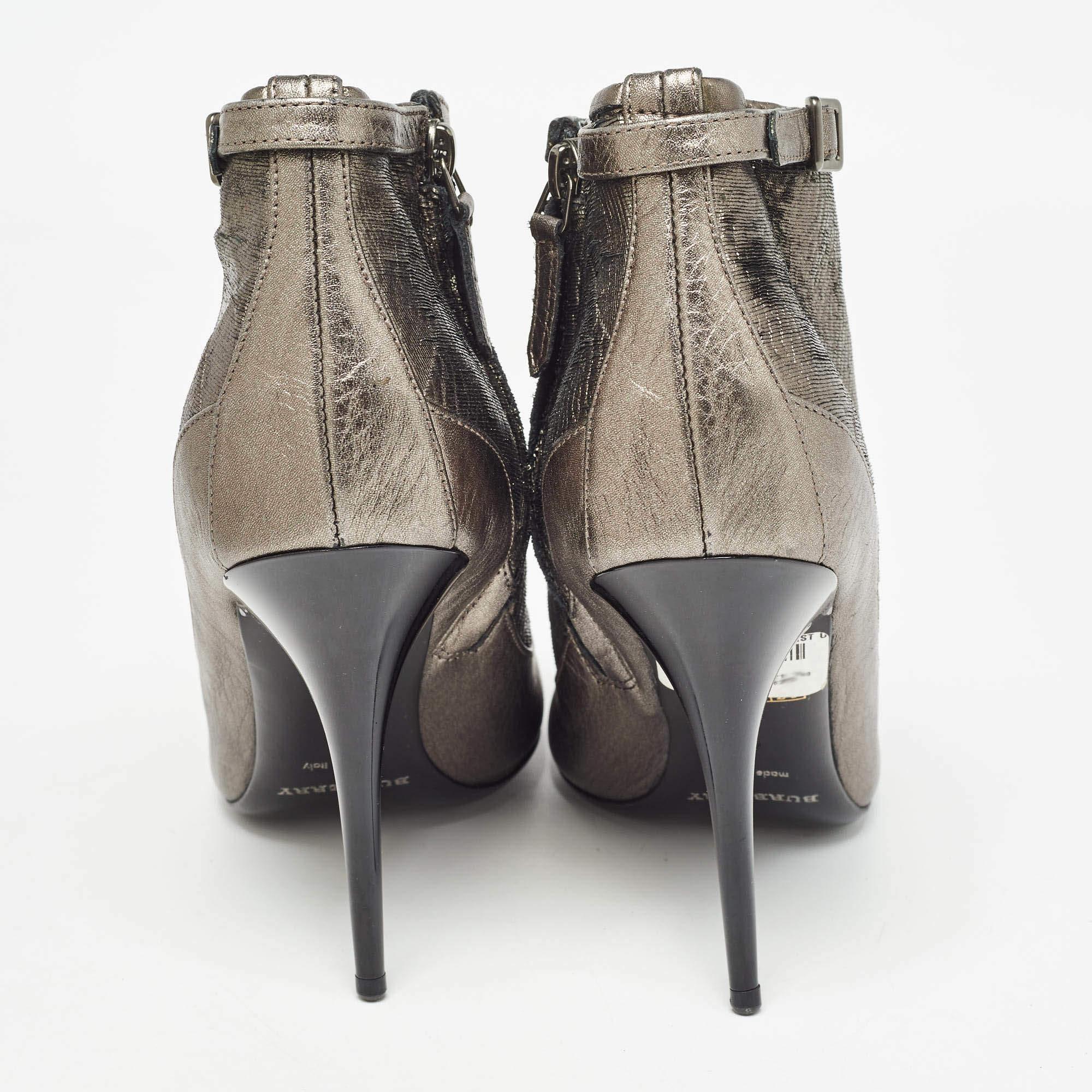 Women's Burberry Grey Leather and Velvet Buckle Detail Round Toe Ankle Boots Size 40 For Sale