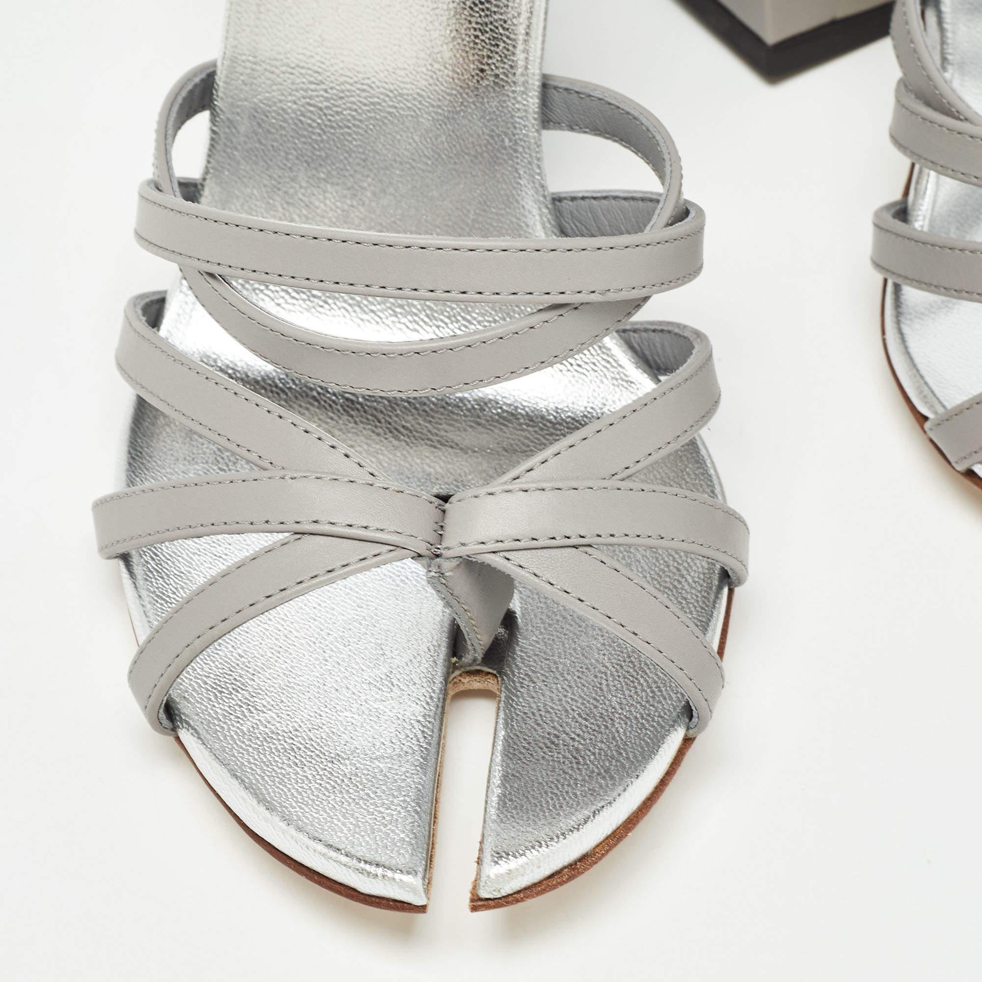 Burberry Grey Leather Hove Ankle Strap Sandals Size 39 For Sale 2
