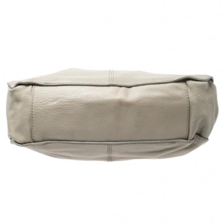 Burberry Grey Leather Lambeth Hobo Bon état - En vente à Dubai, Al Qouz 2