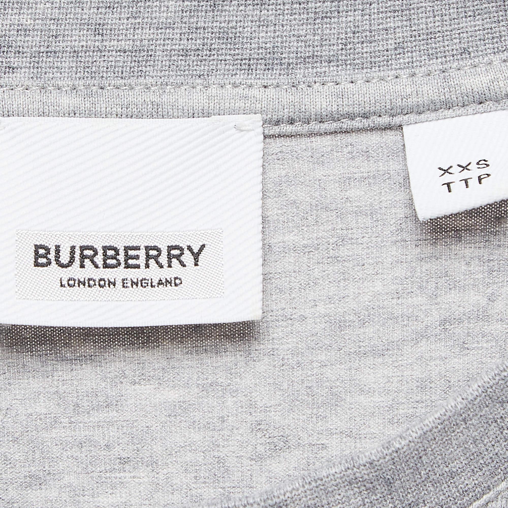 Burberry Grey Logo Printed Cotton Knit Tshirt XXS In Excellent Condition For Sale In Dubai, Al Qouz 2
