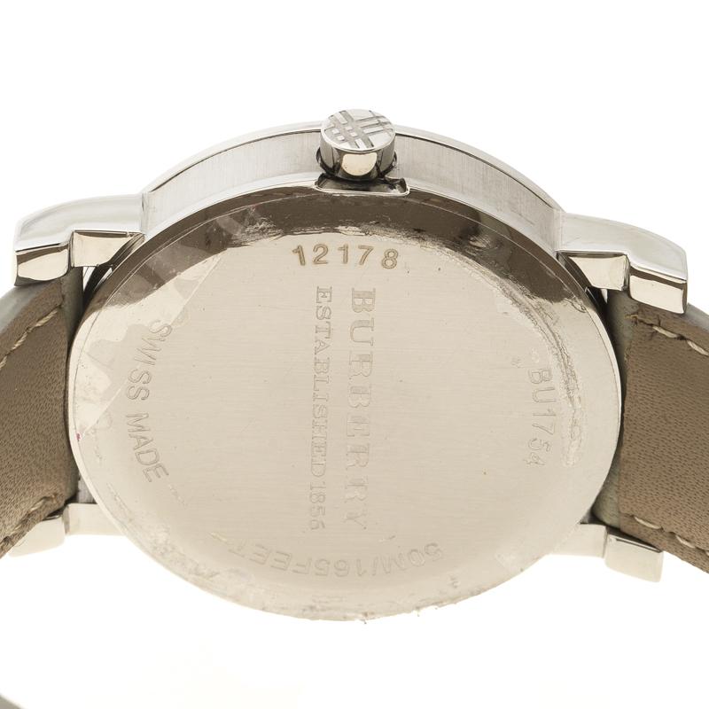 Burberry Grey Stainless Steel Heritage BU1754 Men's Wristwatch 38 mm In New Condition In Dubai, Al Qouz 2