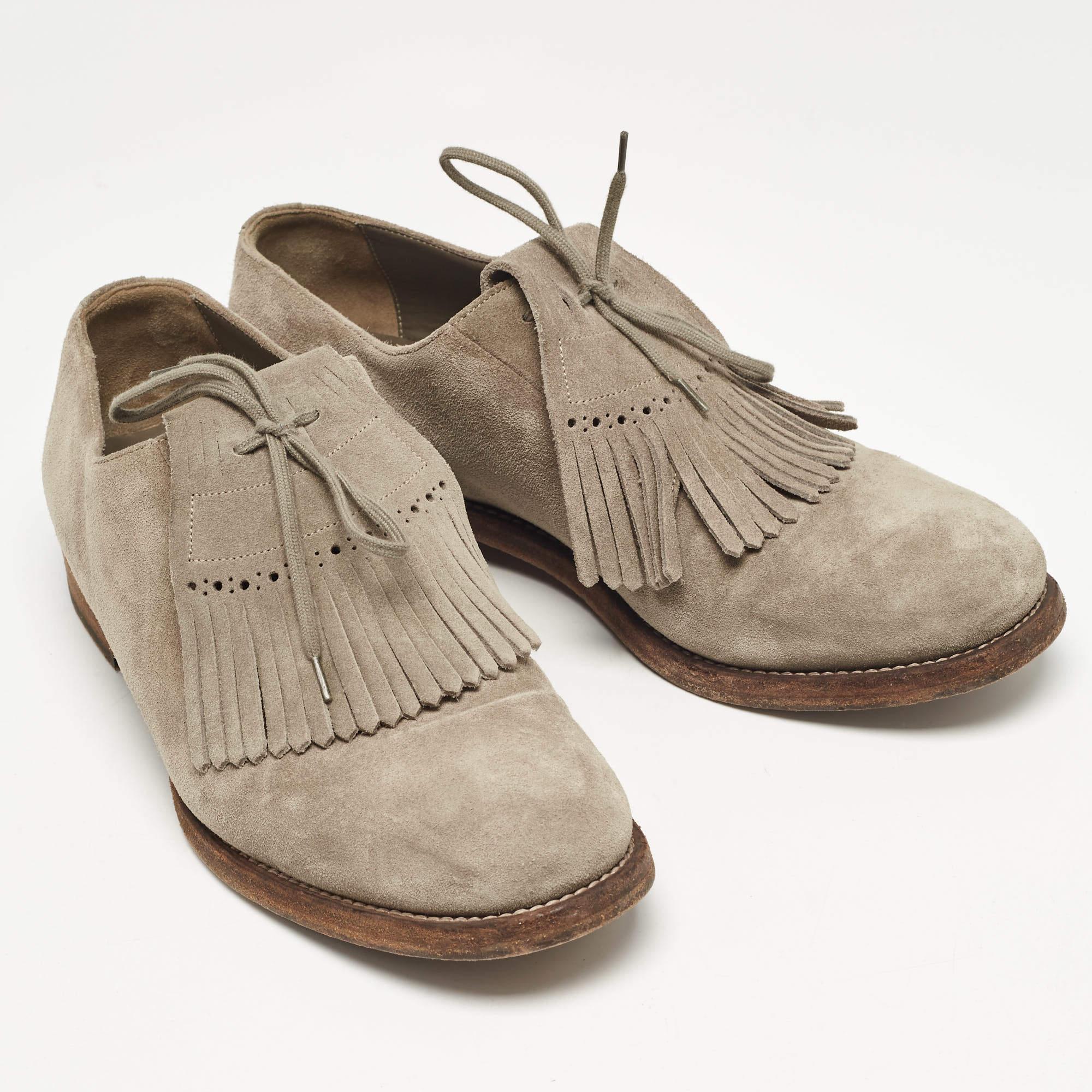 Burberry Grey Suede Ampney Oxfords Size 43 In Good Condition For Sale In Dubai, Al Qouz 2