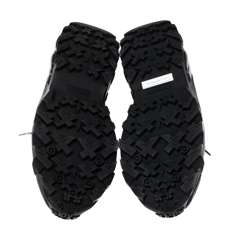 Burberry Grey Suede And Rubber Arthur Sneakers Size 43.5 In New Condition In Dubai, Al Qouz 2