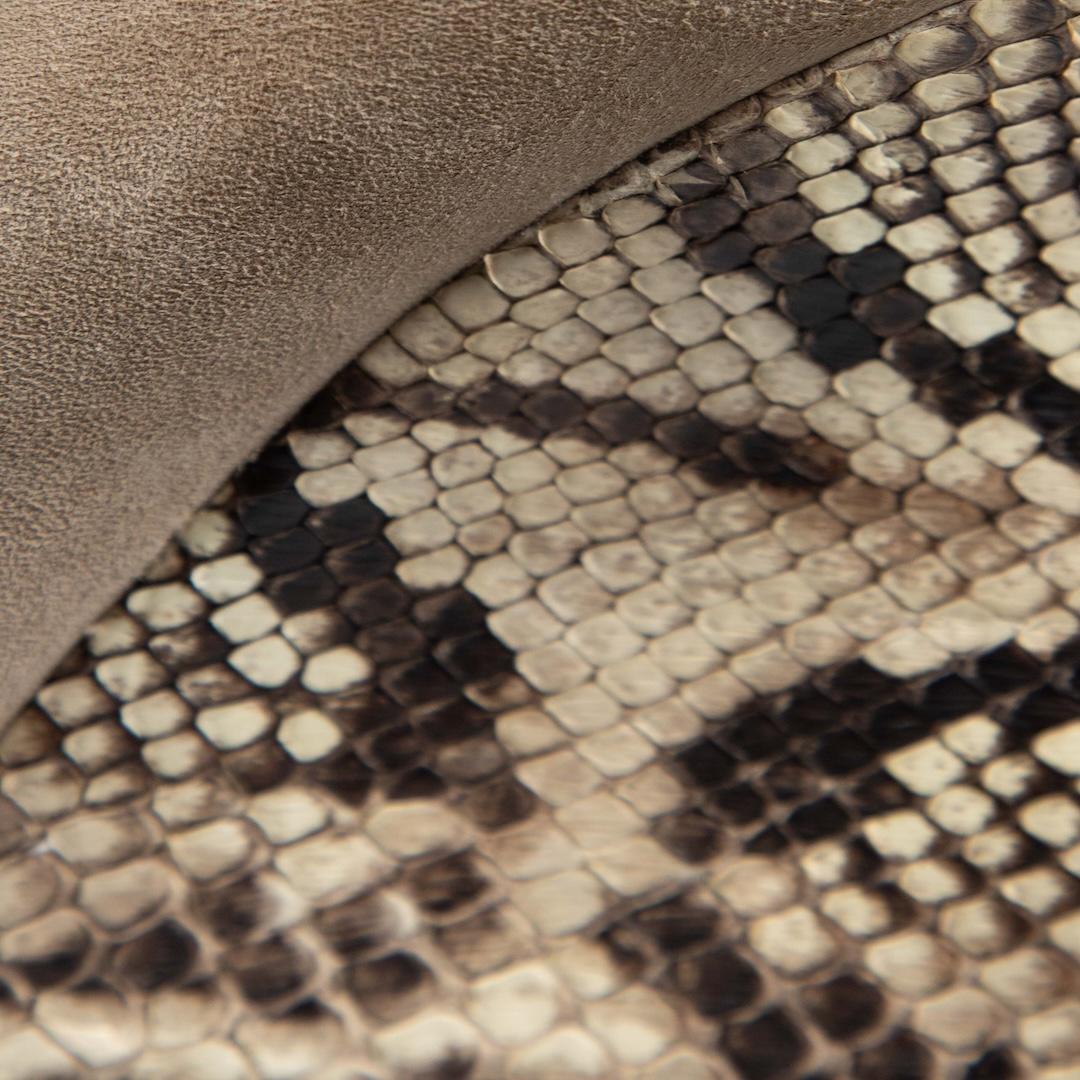 Burberry Gris Ante Piel de Serpiente Tacón Cuñas Talla IT 36.5 en venta 1